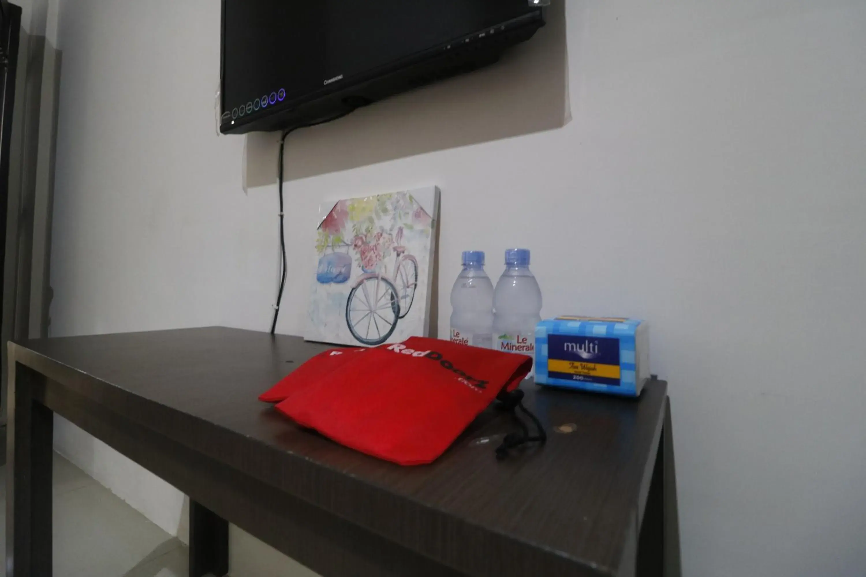 Bedroom in RedDoorz @ Jalan Krakatau Medan Bedroom in RedDoorz @ Jalan Krakatau Medan