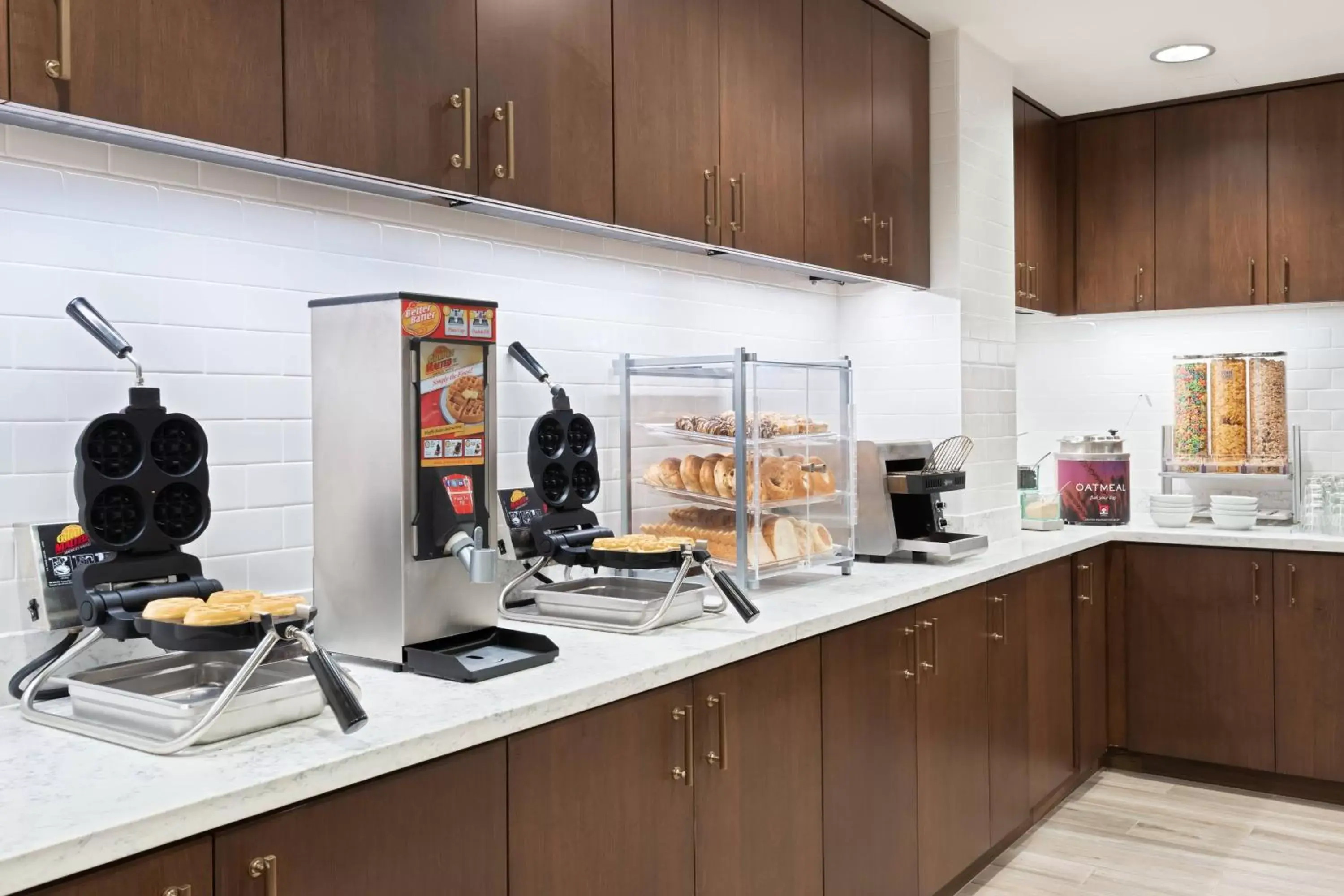 Breakfast, Kitchen/Kitchenette in Residence Inn by Marriott Buffalo Downtown