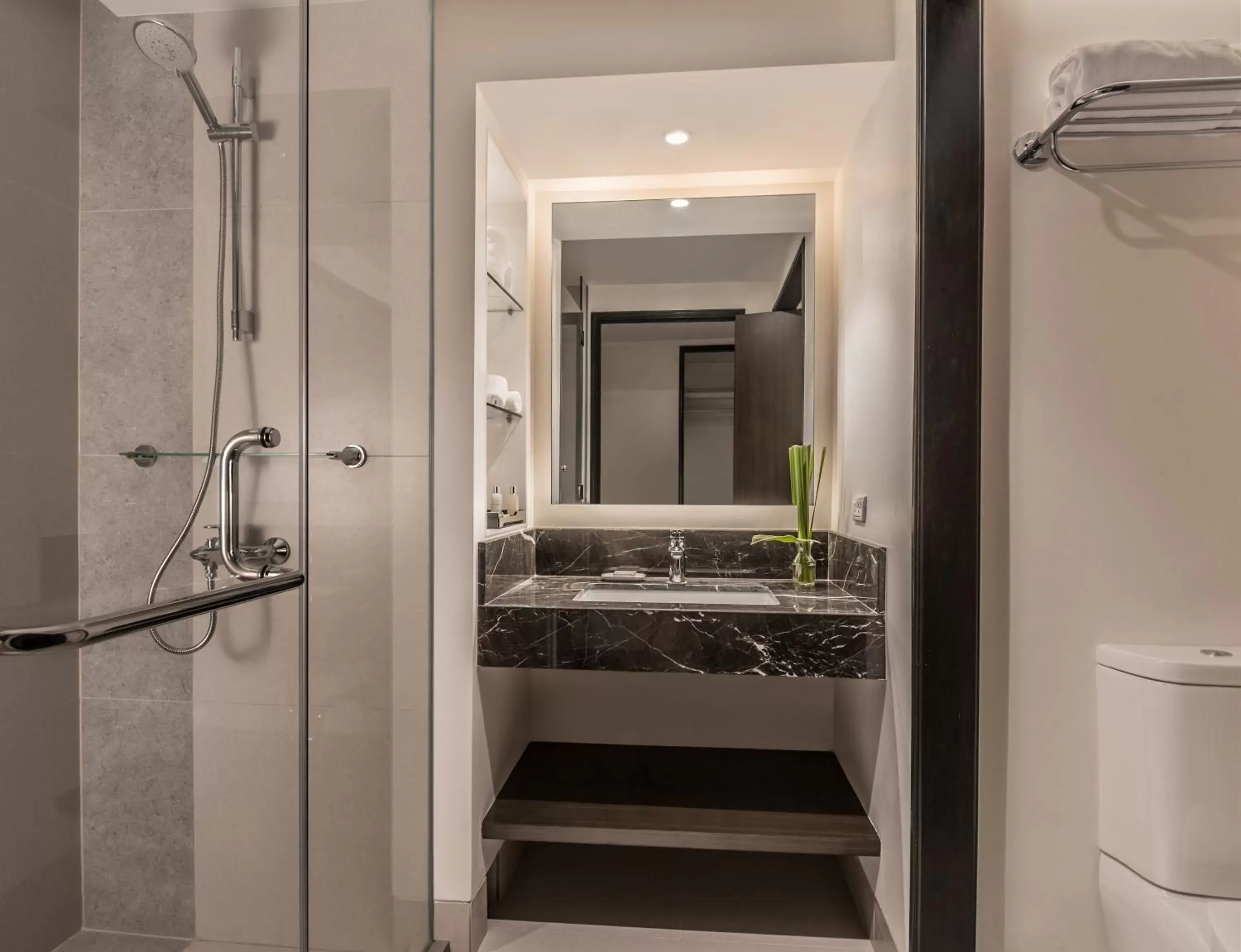 Shower, Bathroom in Seda Ayala Center Cebu - Multiple Use Hotel