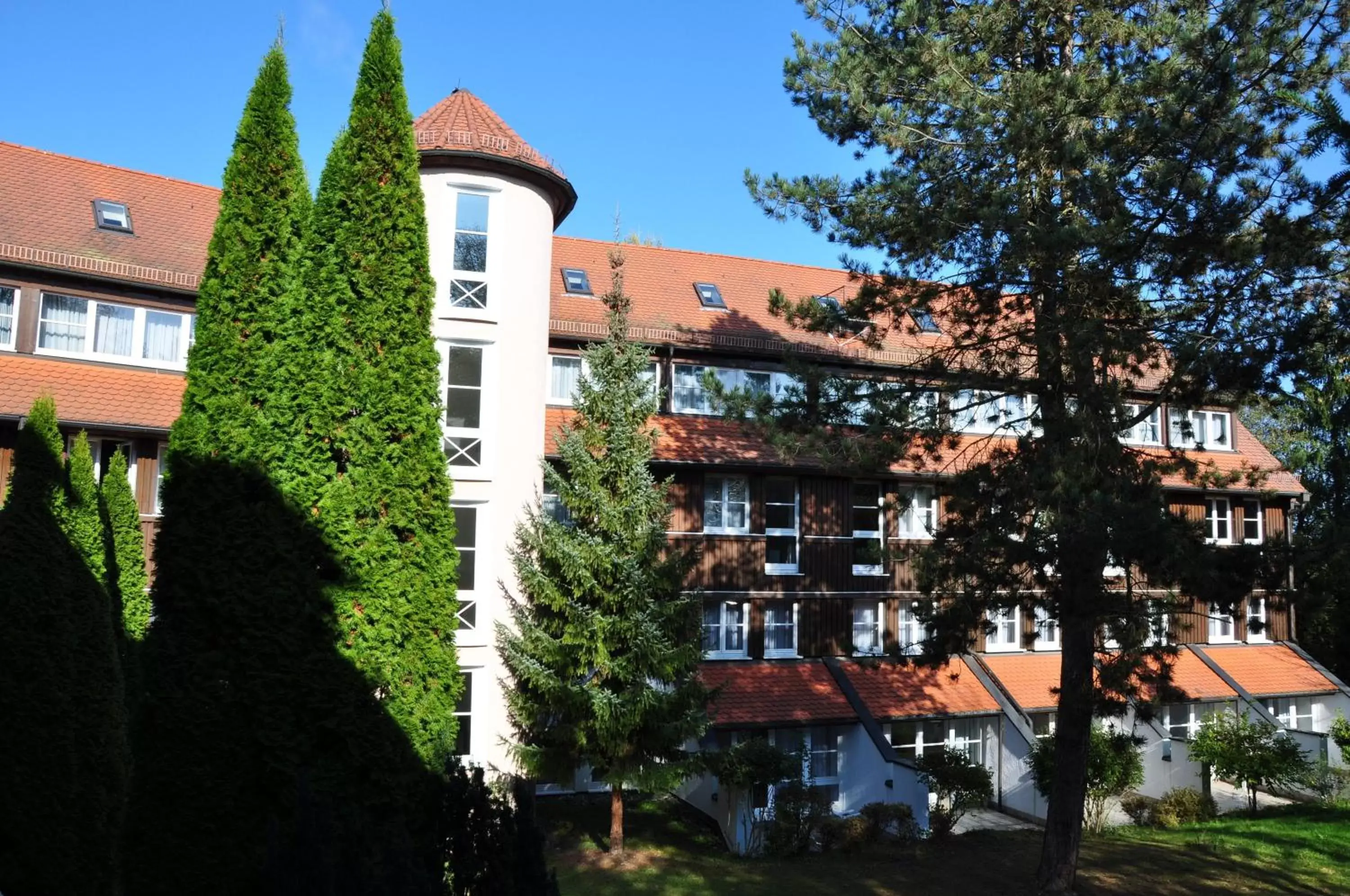 Facade/entrance, Property Building in relexa Waldhotel Schatten Stuttgart