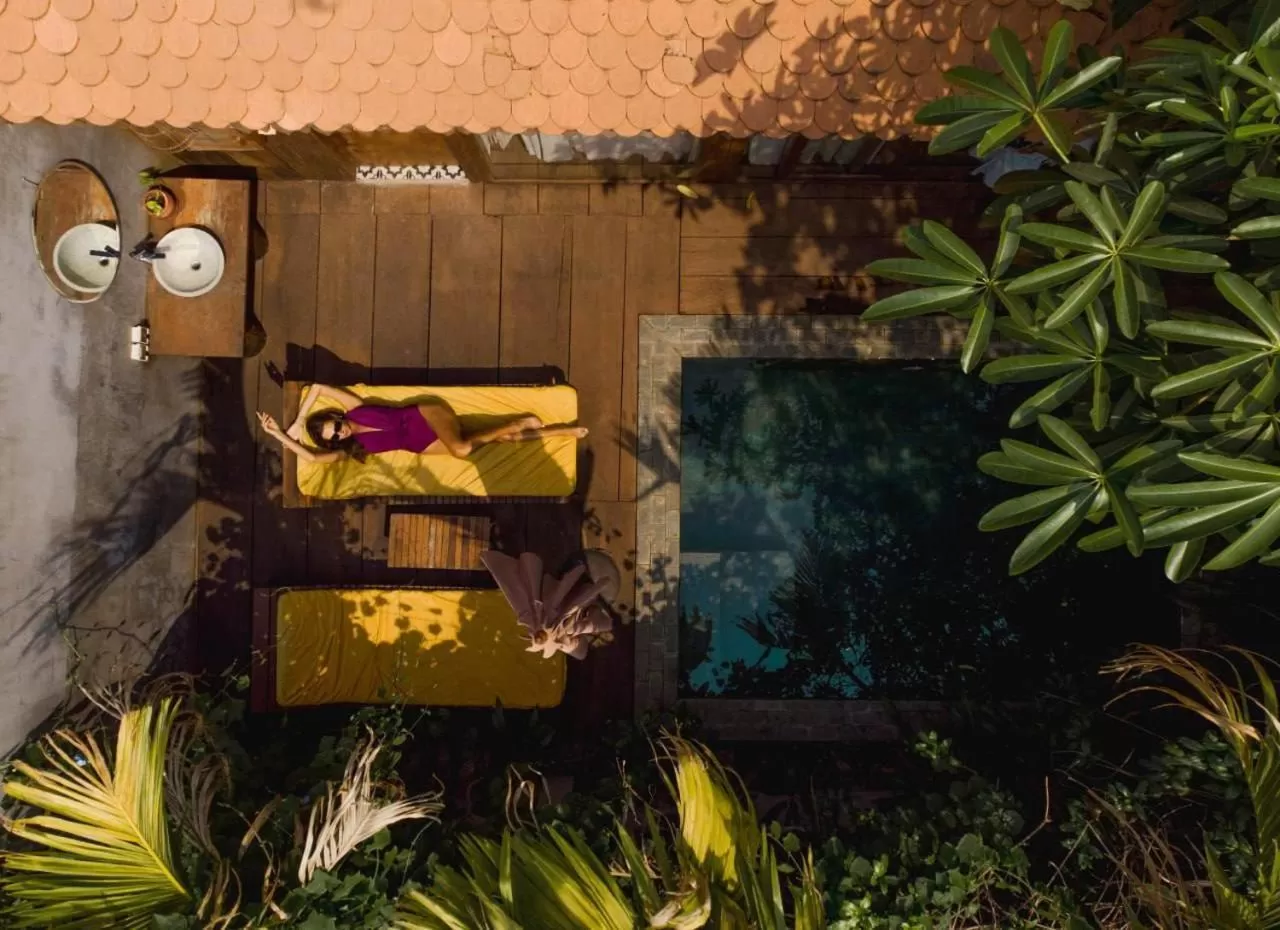 Swimming pool in Dontrei Villa Angkor