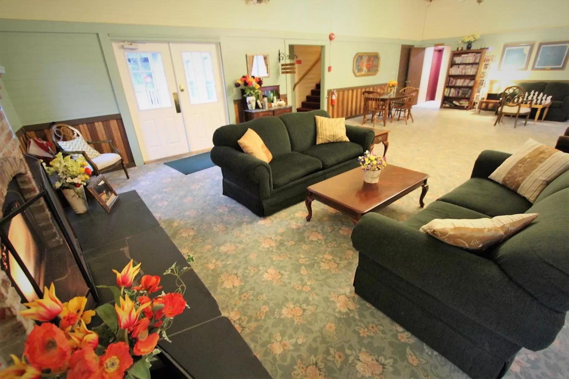 Living room in Alexander's Lodge