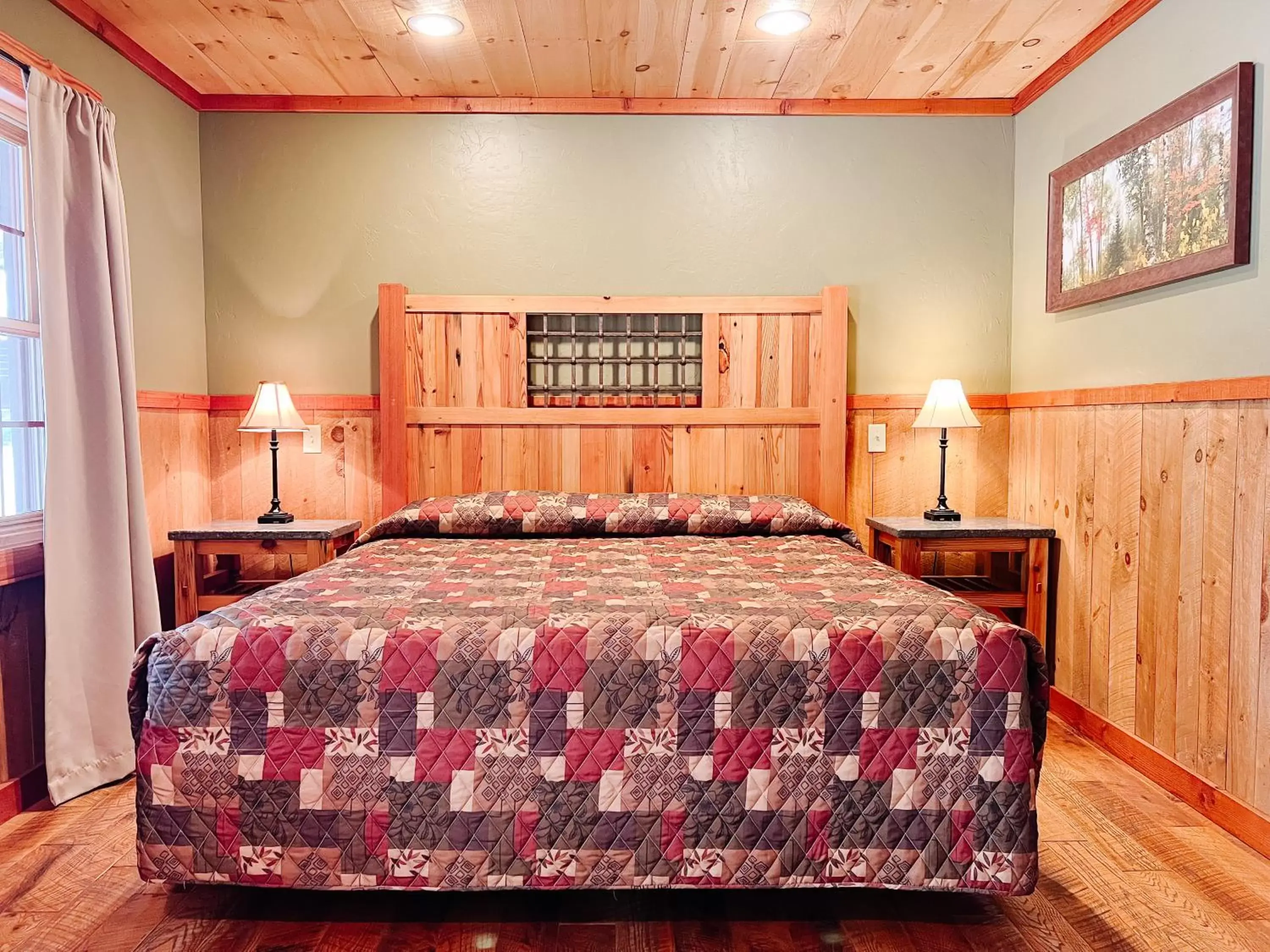 Bed in Cranberry Inn Bed in Cranberry Inn