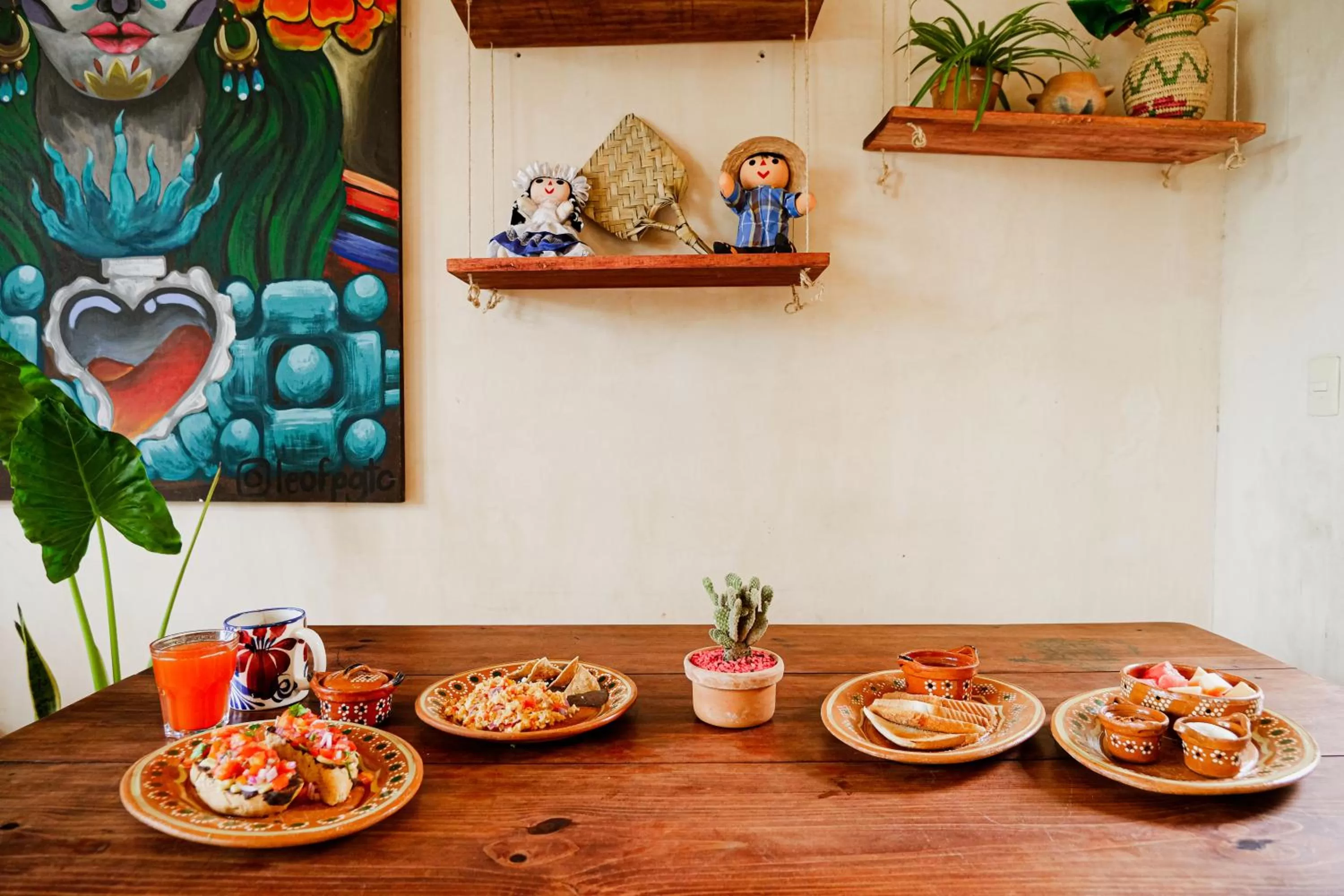 Restaurant/places to eat in Hotel Uolis Nah