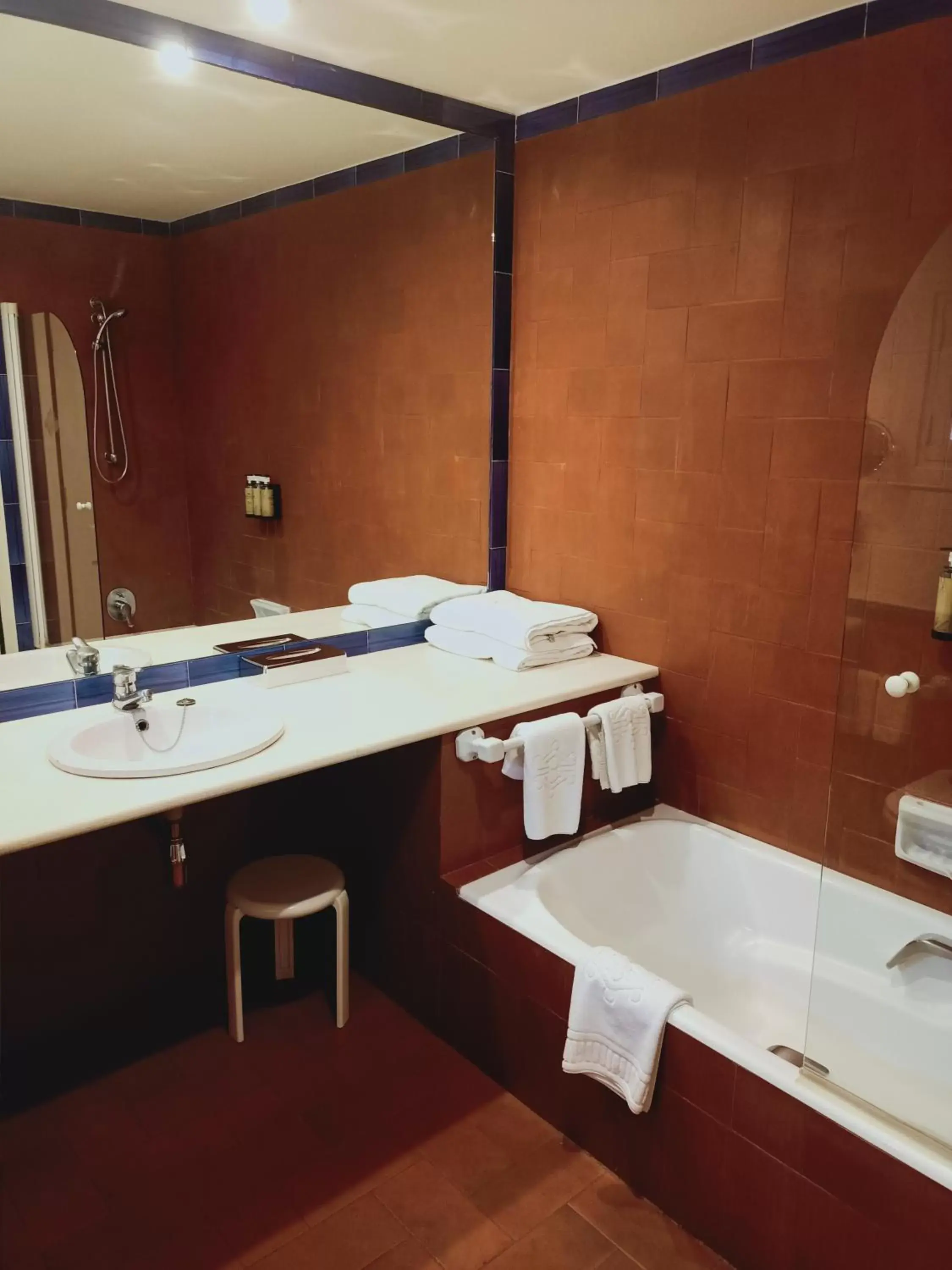 Toilet, Bathroom in Parador de Cazorla