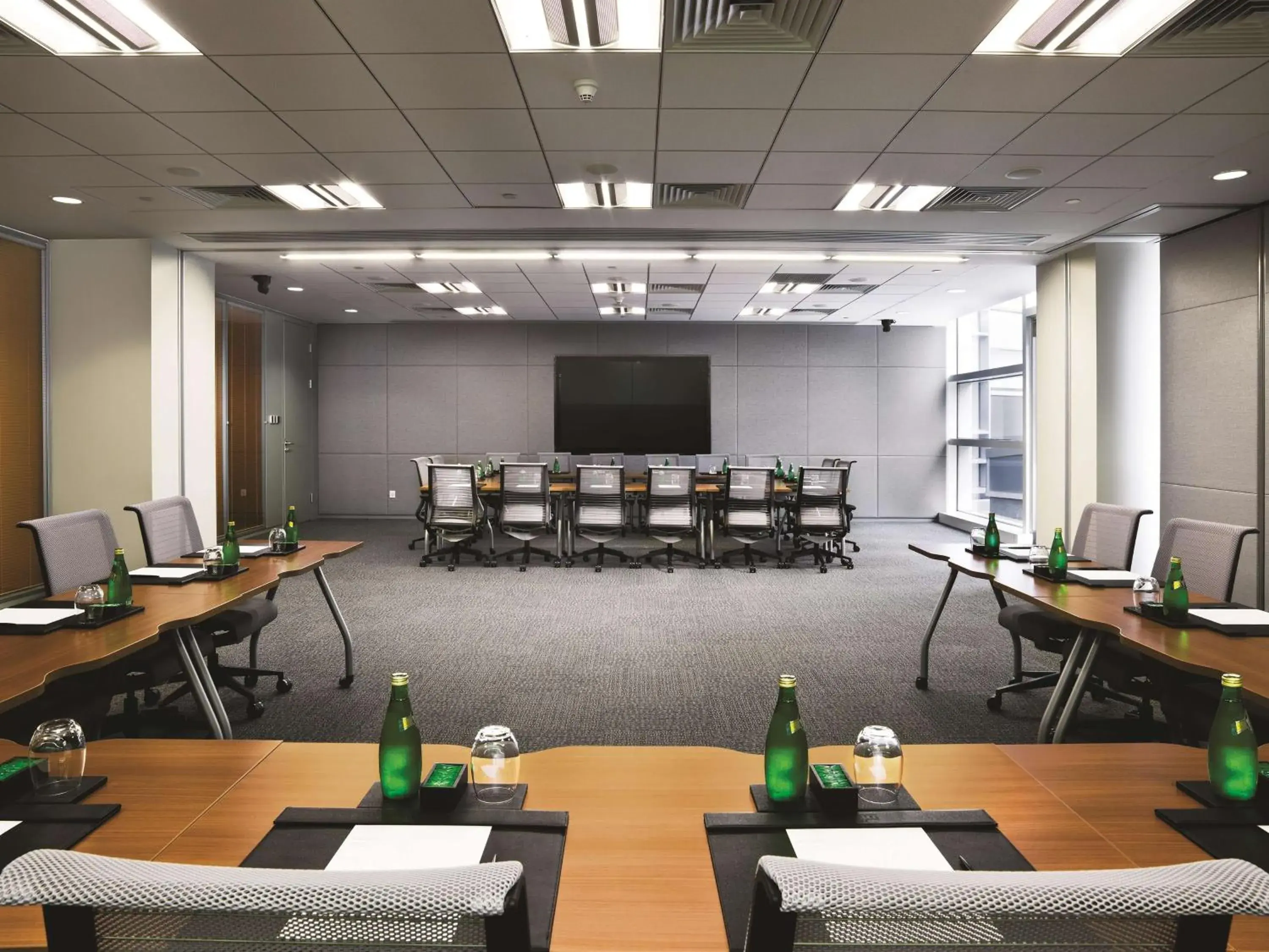 Photo of the whole room, Business Area/Conference Room in Kerry Hotel Pudong, Shanghai