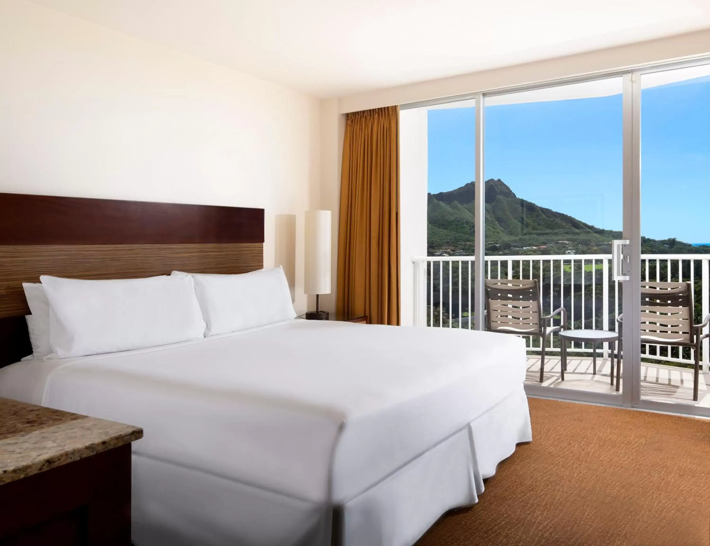 Bed, Mountain View in Park Shore Waikiki