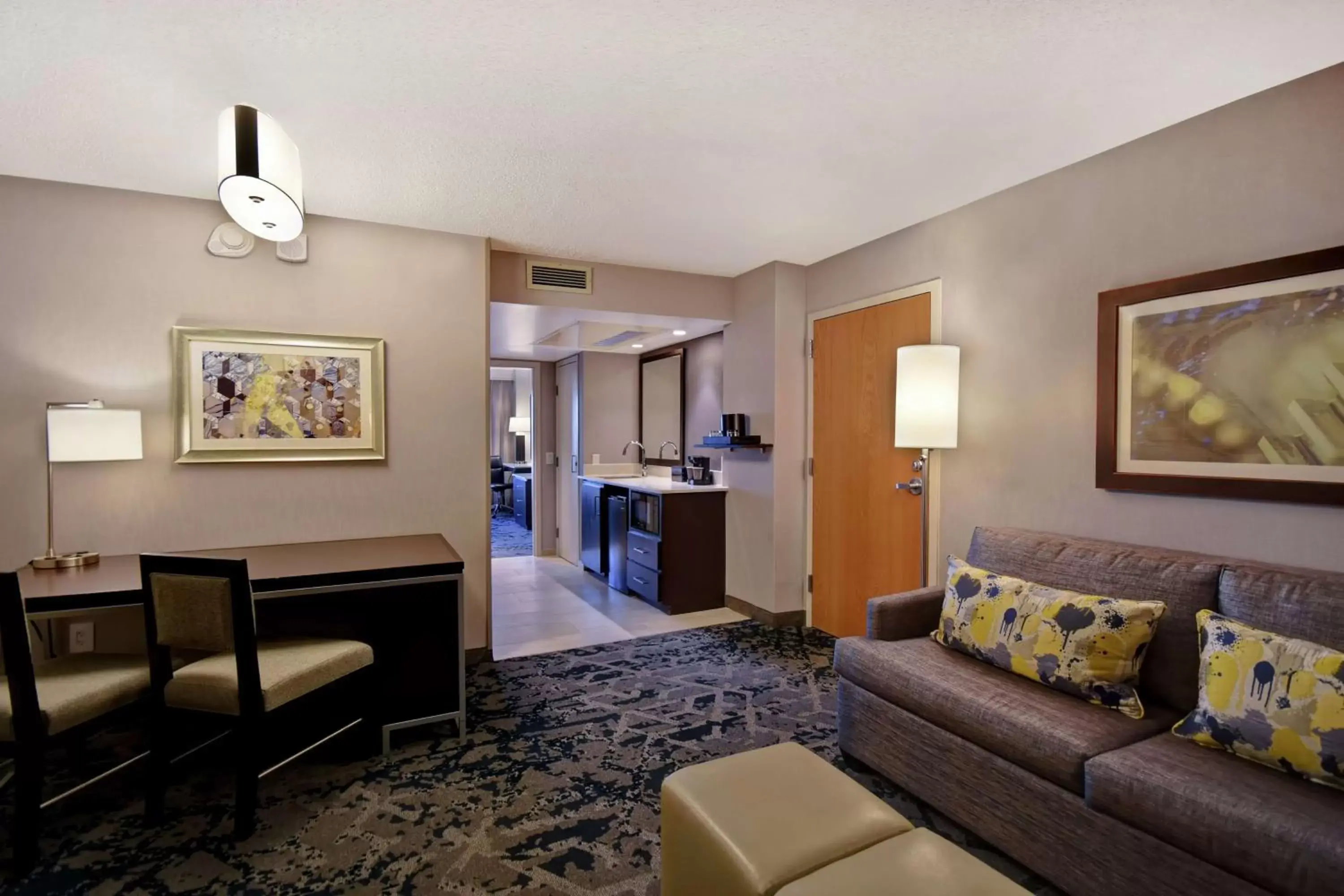 Living room, Seating Area in Embassy Suites by Hilton Raleigh Durham Research Triangle