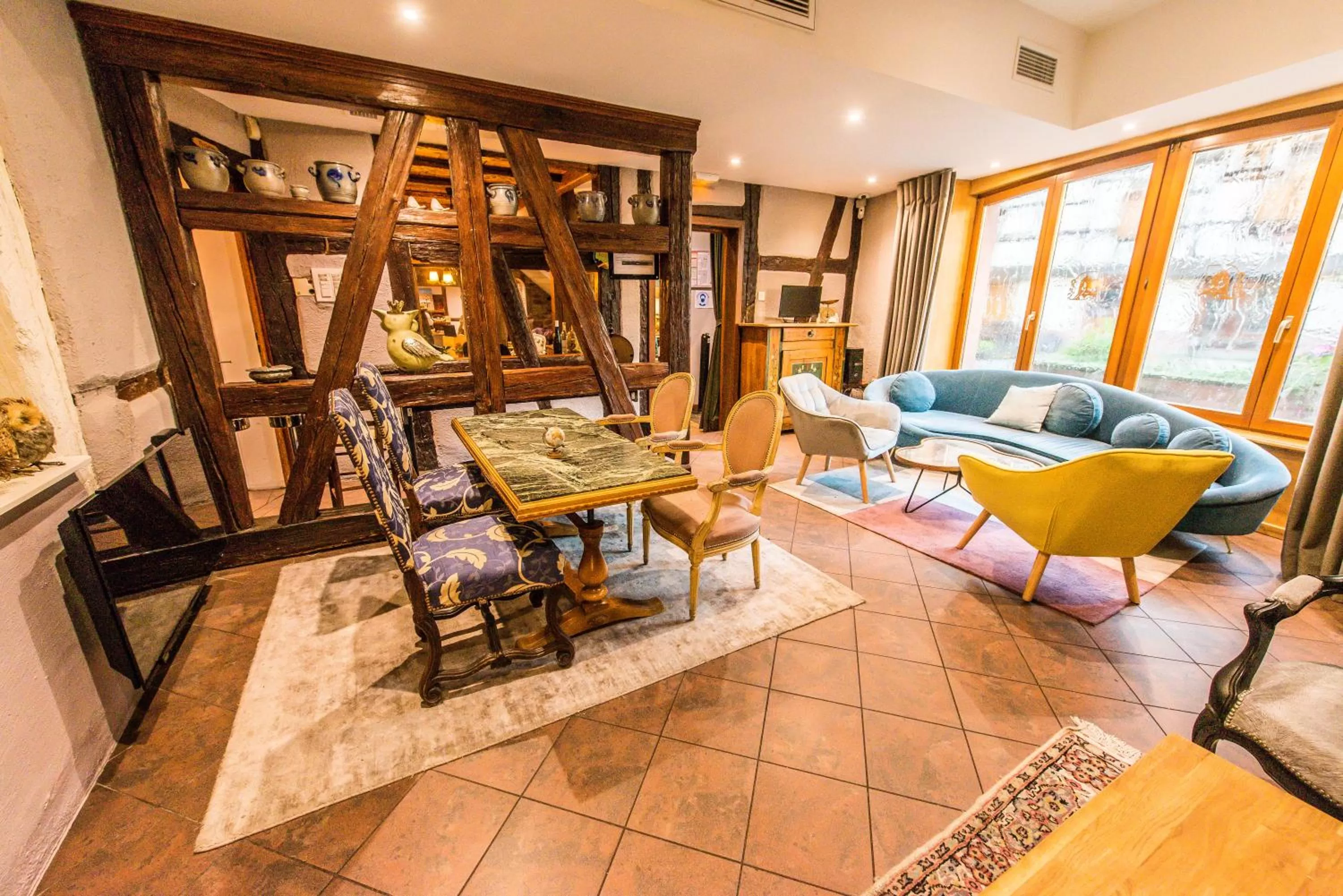 Lounge or bar, Seating Area in Hôtel Au Lion