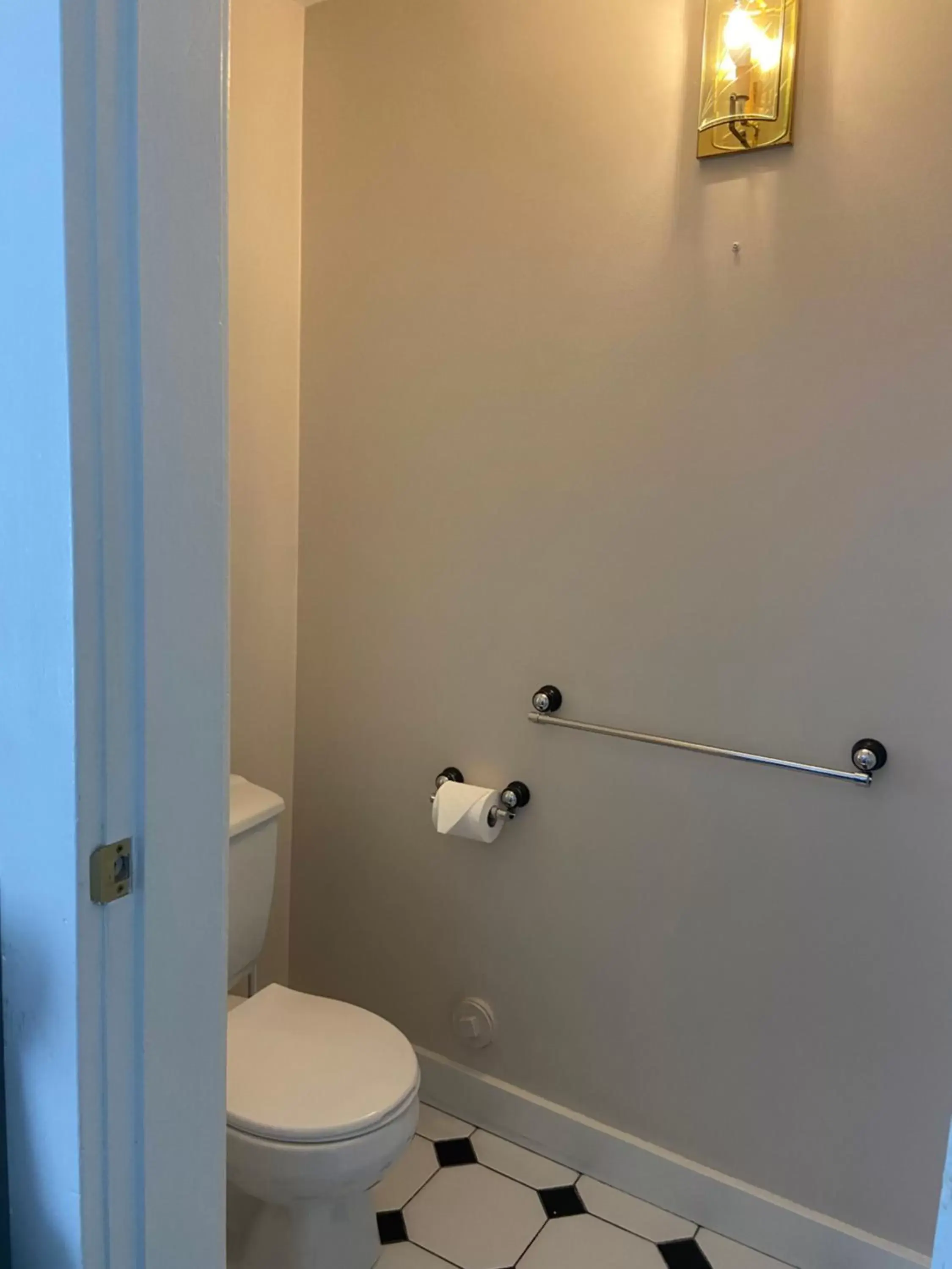 Toilet, Bathroom in Windsor Guest House
