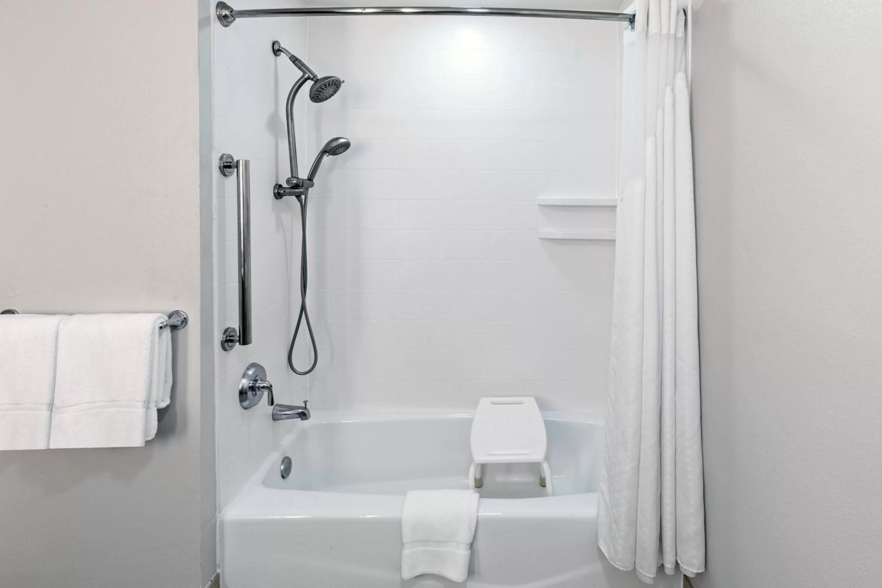 Photo of the whole room in Holiday Inn Express Hotel & Suites Vidor South by IHG