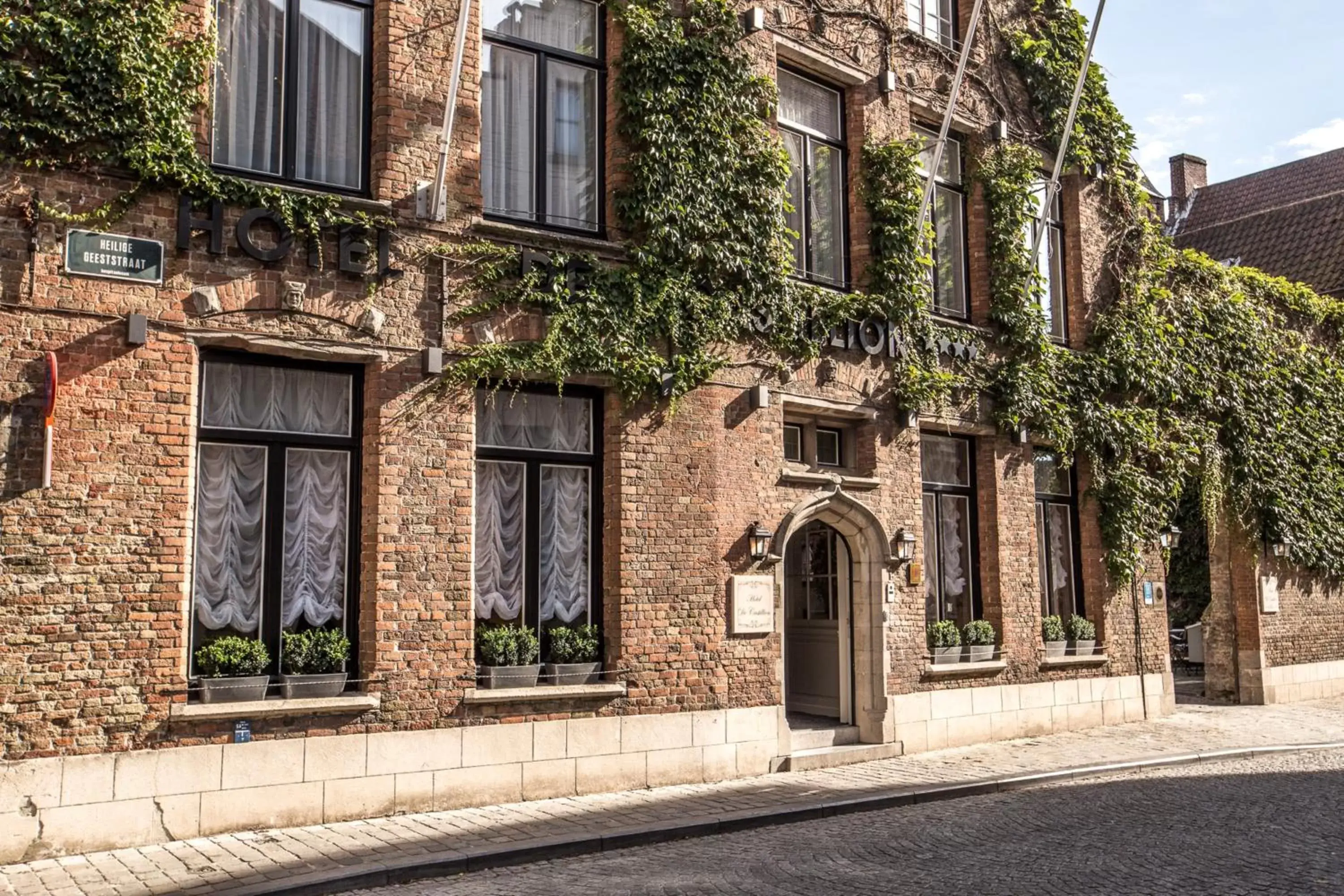 Facade/entrance, Property Building in Boutique Hotel De Castillion - Small elegant family hotel