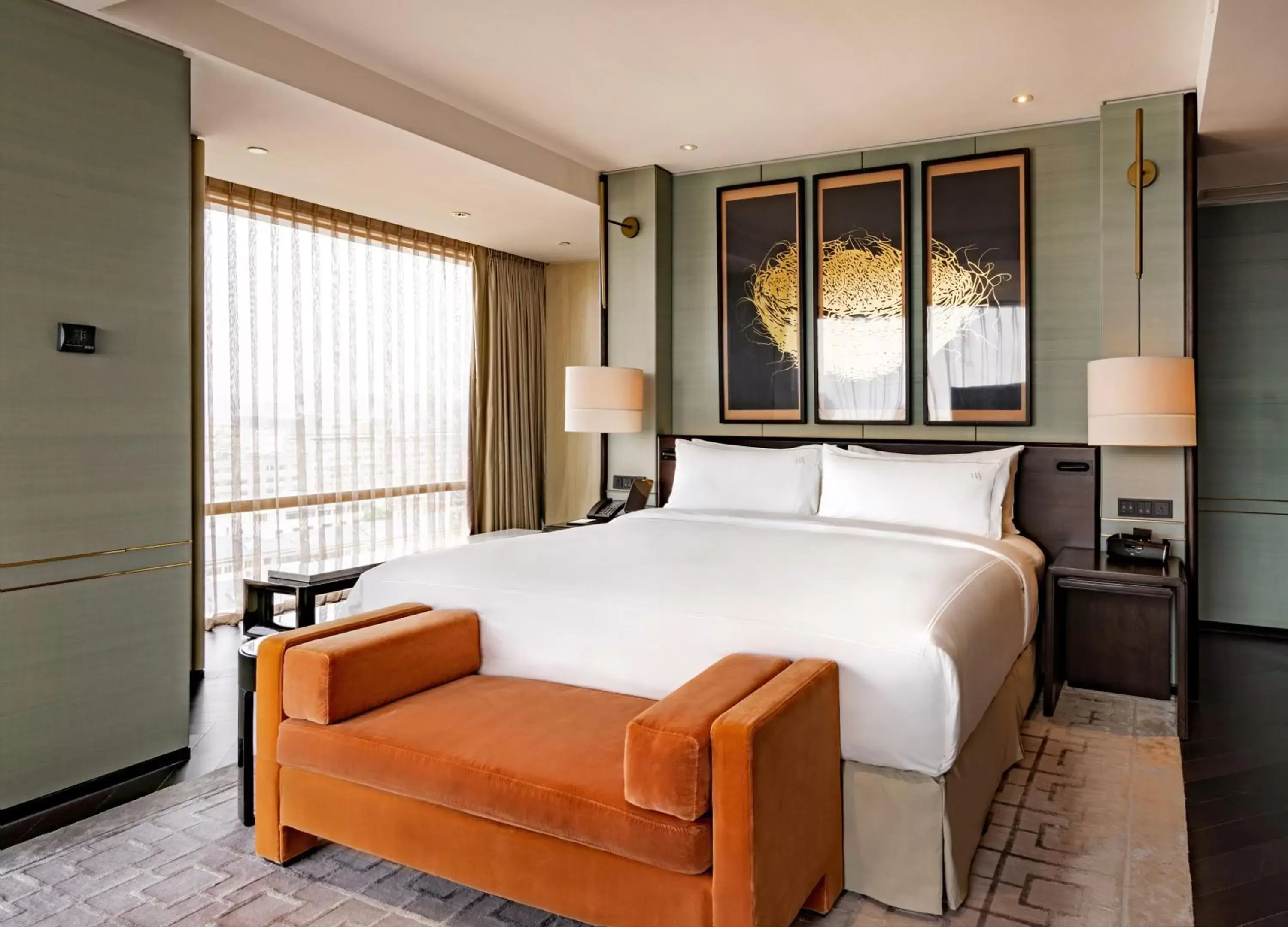 Bedroom, Bed in Waldorf Astoria Beijing