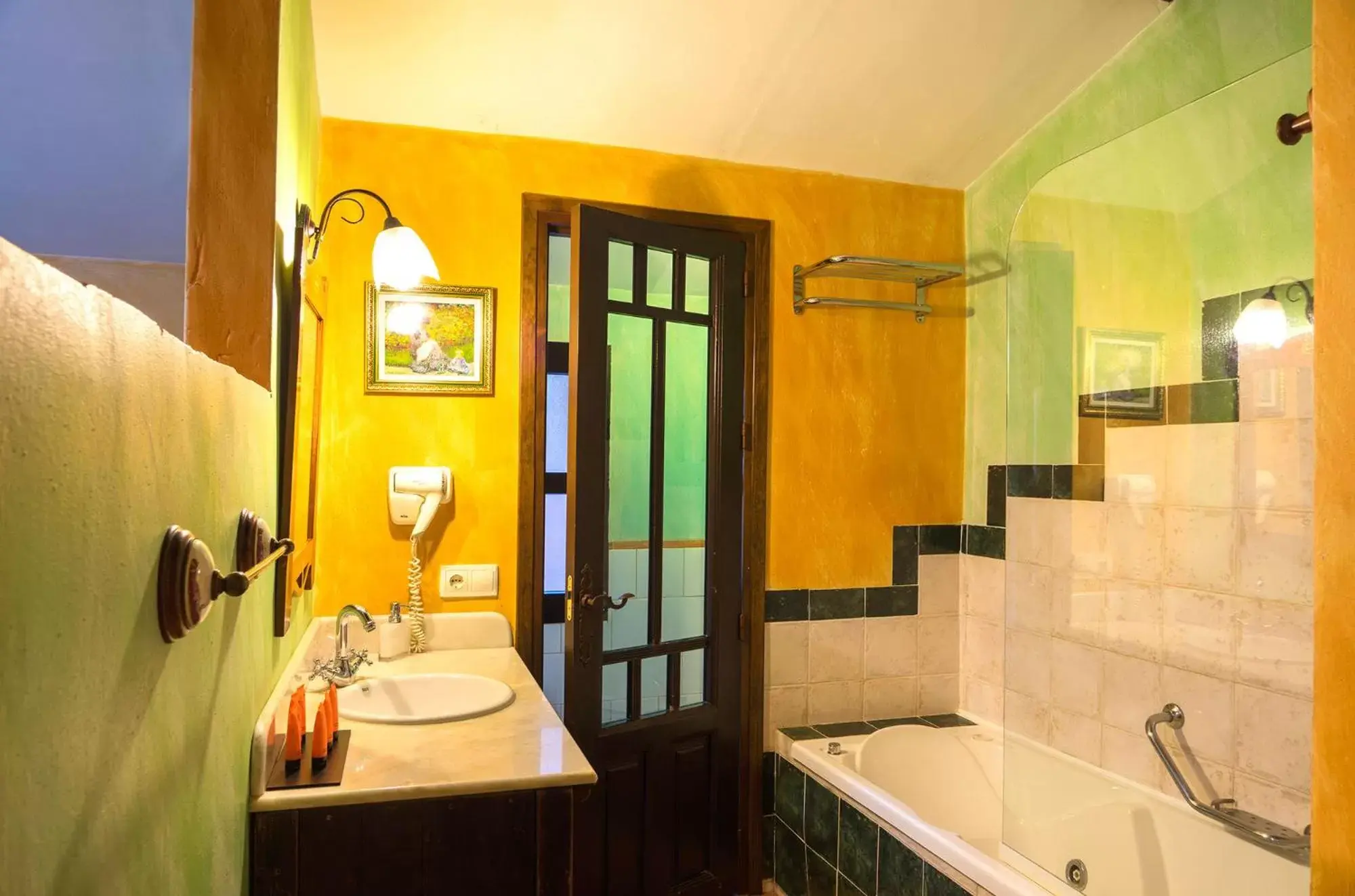Bathroom in Hotel Spa La Casa del Rector Almagro