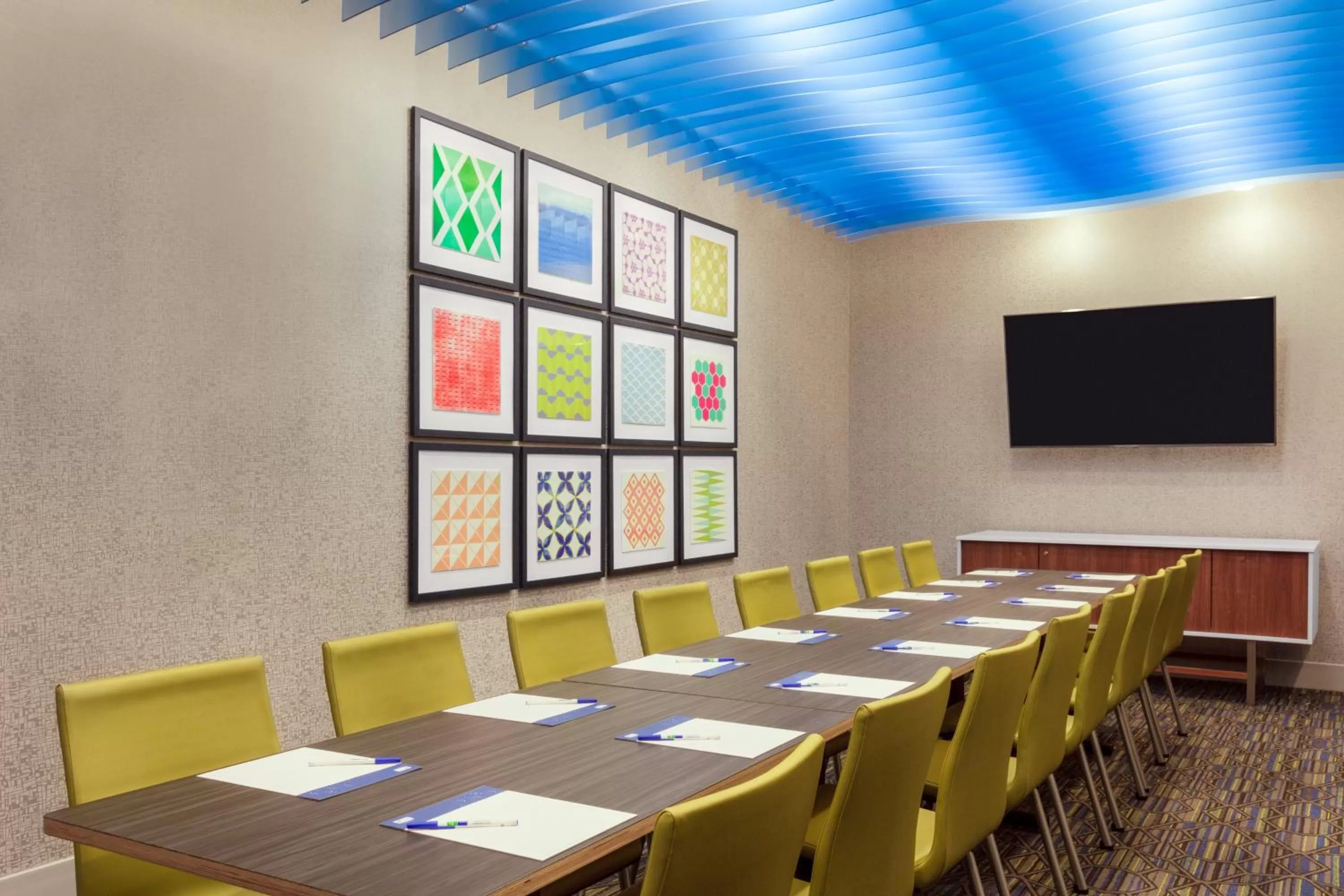 Meeting/conference room in Holiday Inn Express & Suites - Union Gap - Yakima Area by IHG