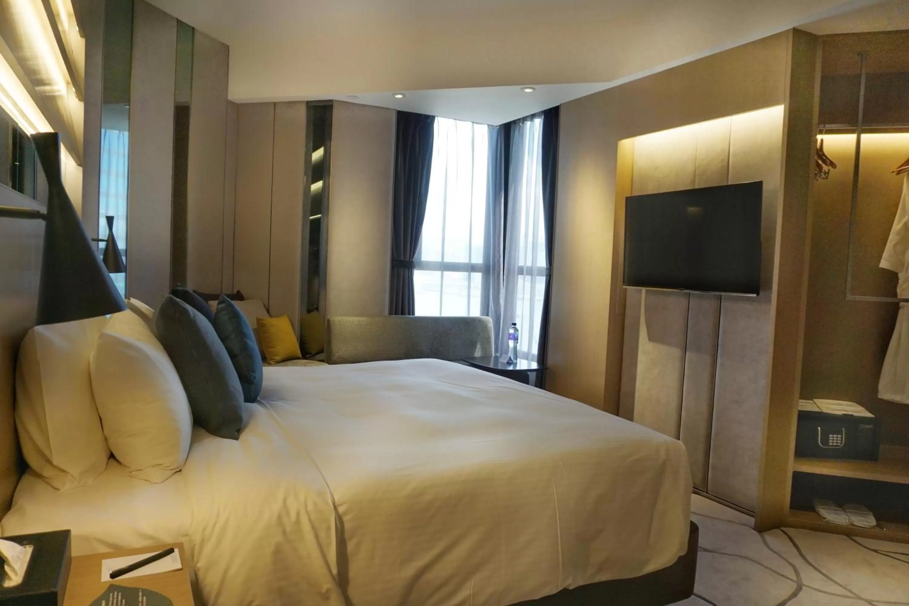 Photo of the whole room, Bed in The Harbourview - Chinese YMCA of Hong Kong