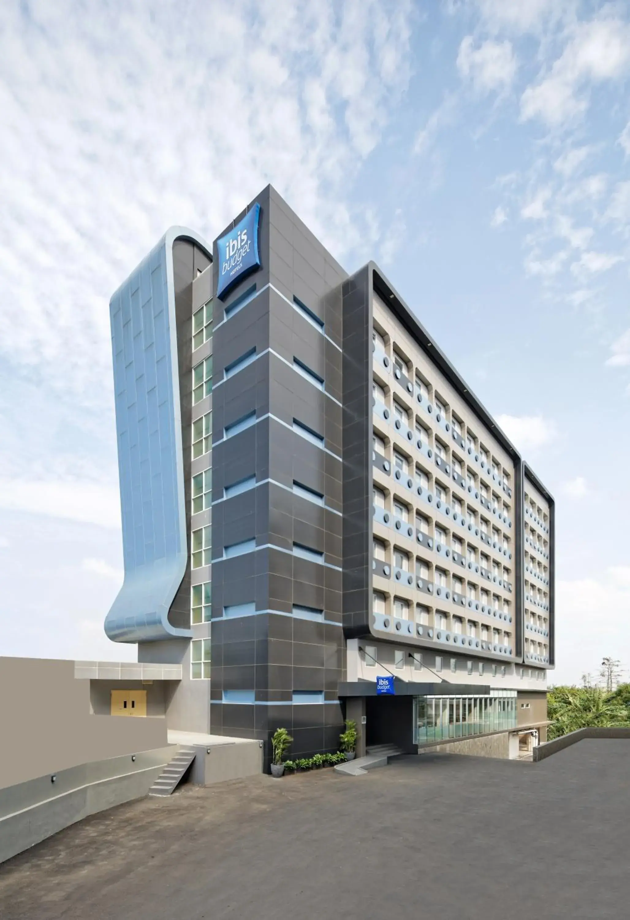 Facade/entrance, Property Building in Ibis Budget Jakarta Airport
