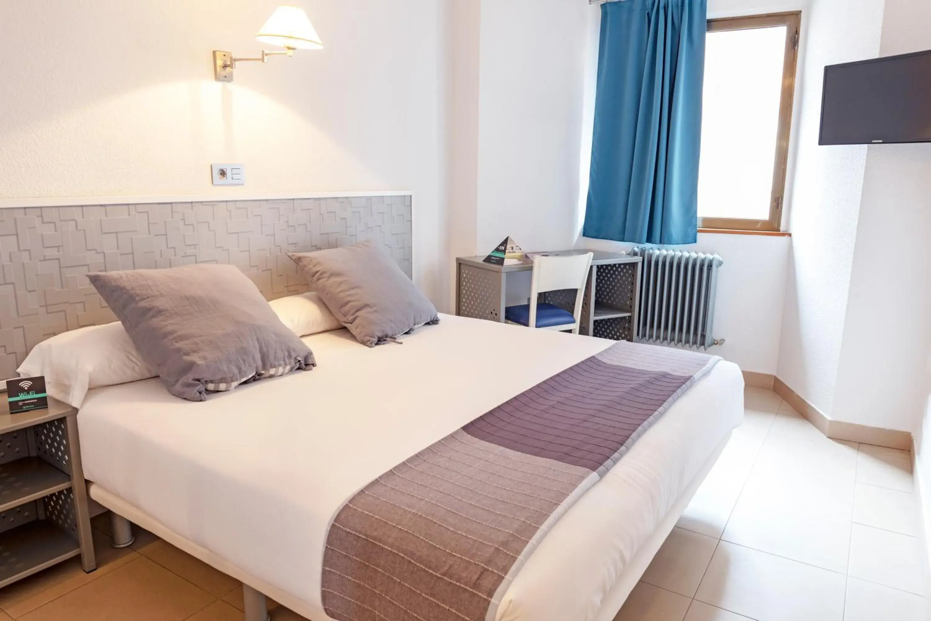 Photo of the whole room, Bed in Hotel Alda Centro Palencia Photo of the whole room, Bed in Hotel Alda Centro Palencia