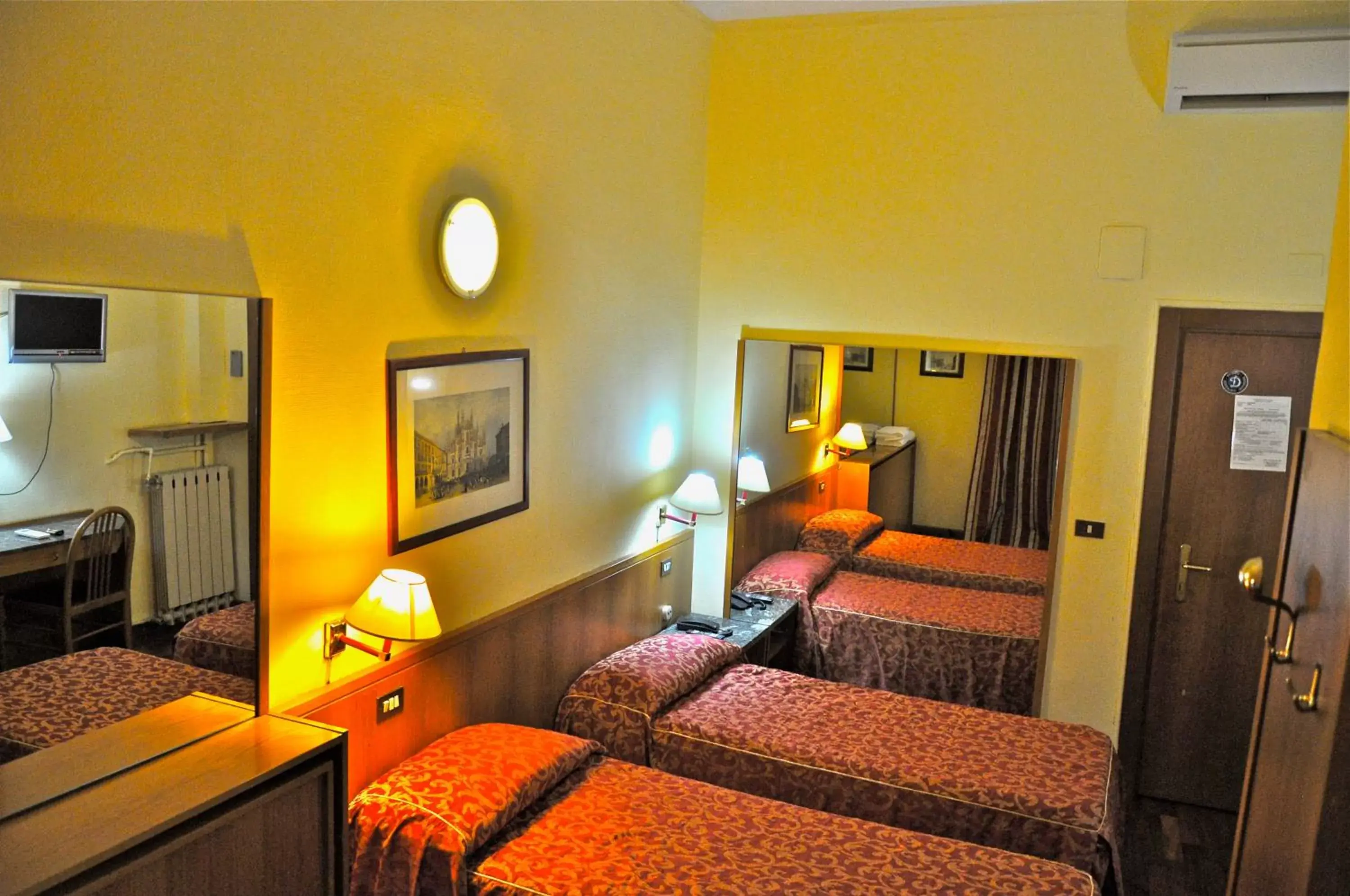 Bed in Hotel Vecchia Milano Bed in Hotel Vecchia Milano