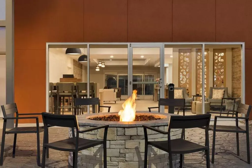 Patio, Restaurant/Places to Eat in Candlewood Suites - Lexington - Medical District, an IHG Hotel
