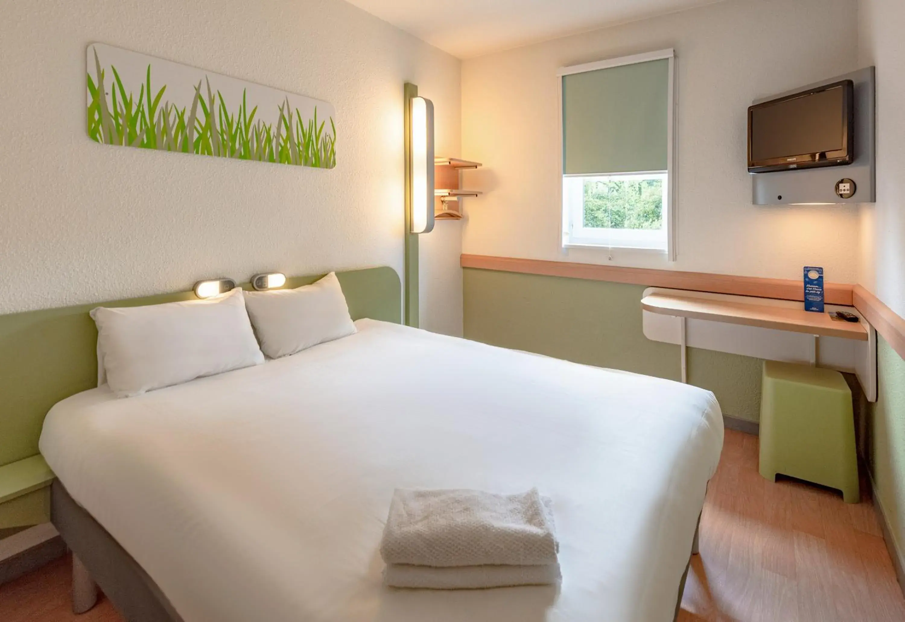 Bed in ibis budget Bergerac