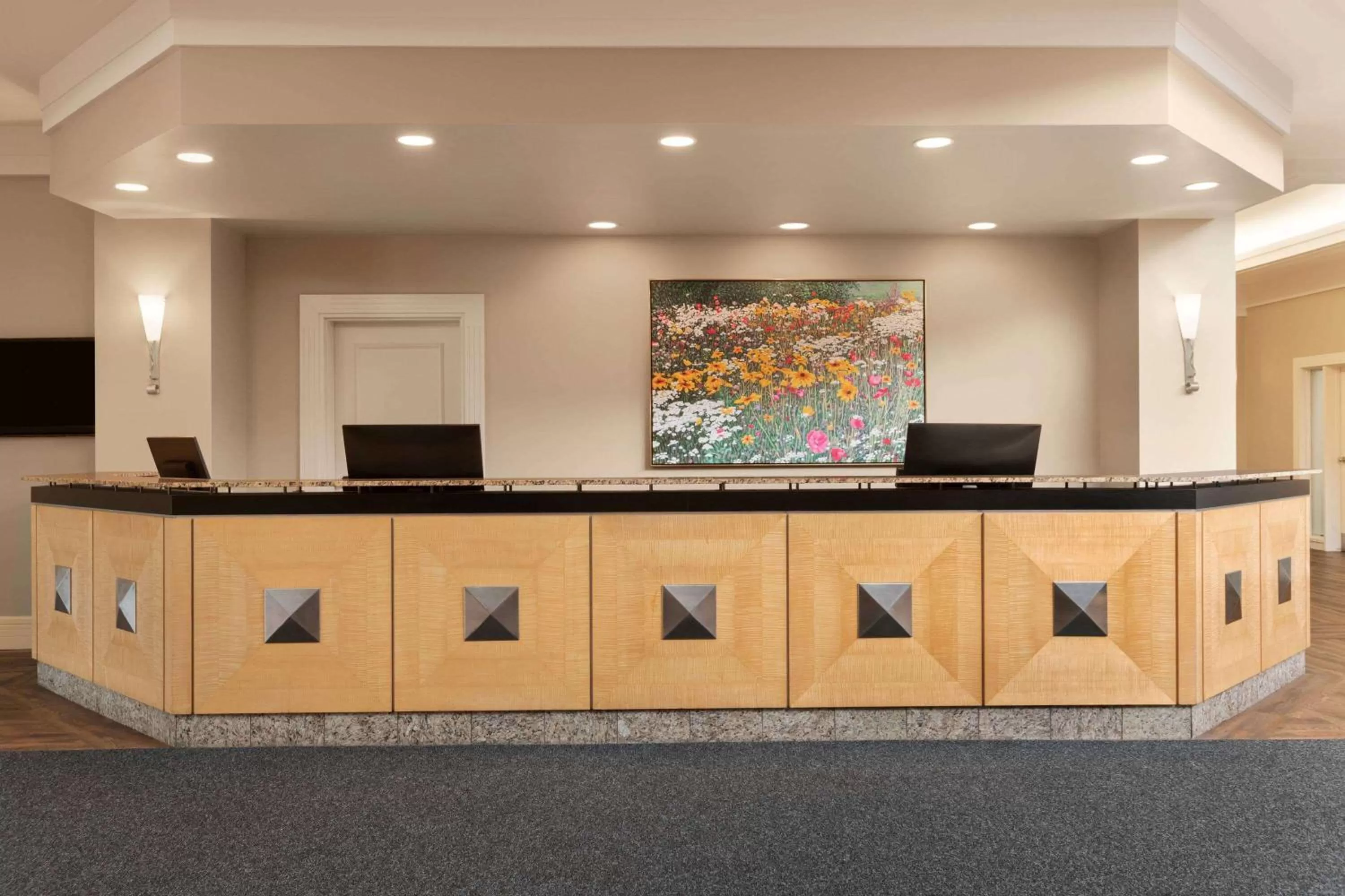 Lobby or reception in Royal Hotel Calgary, Trademark Collection by Wyndham