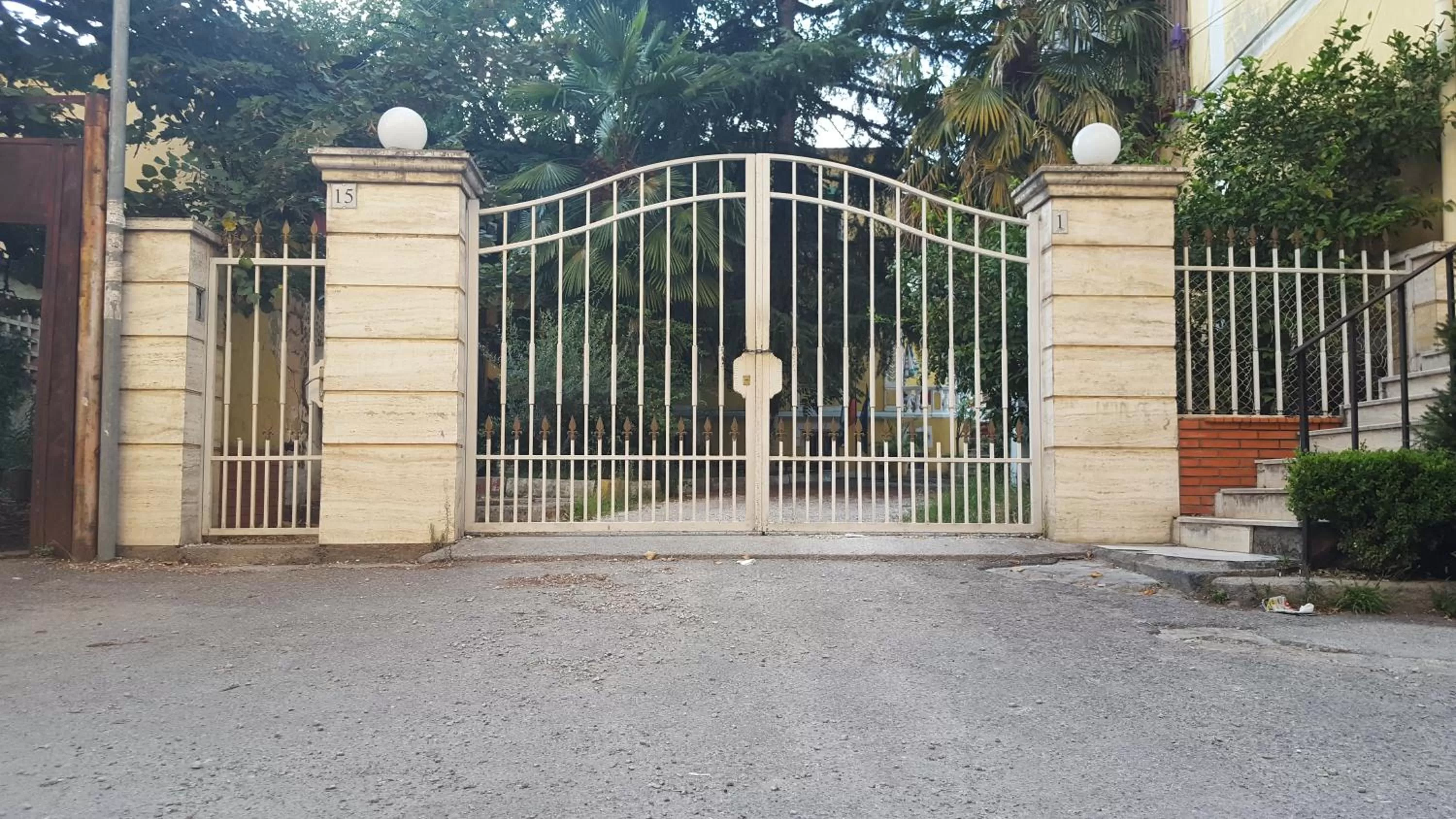Facade/entrance in HOTEL VILA 15 - CENTER