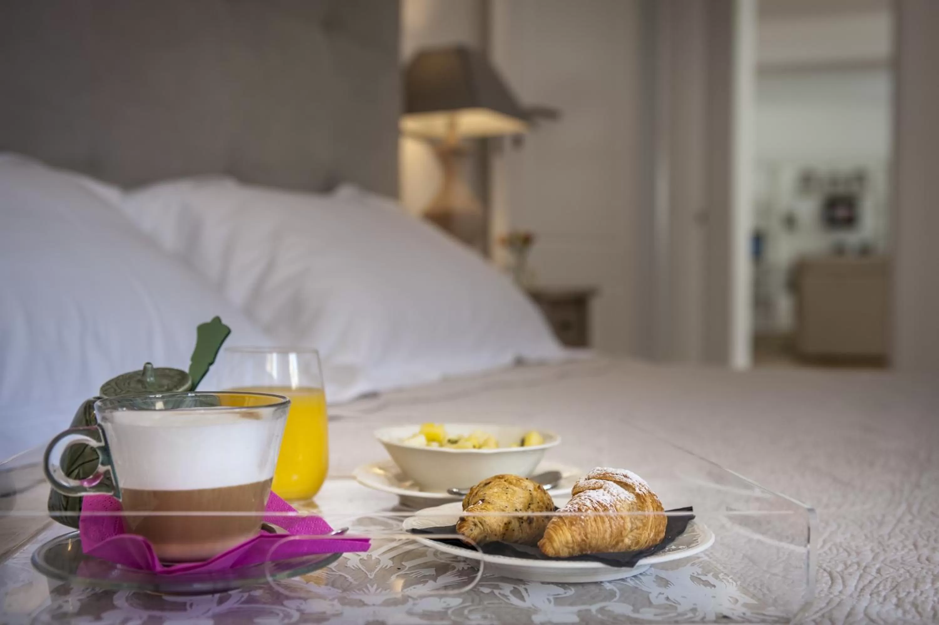 Photo of the whole room, Bed in BB 22 Palace