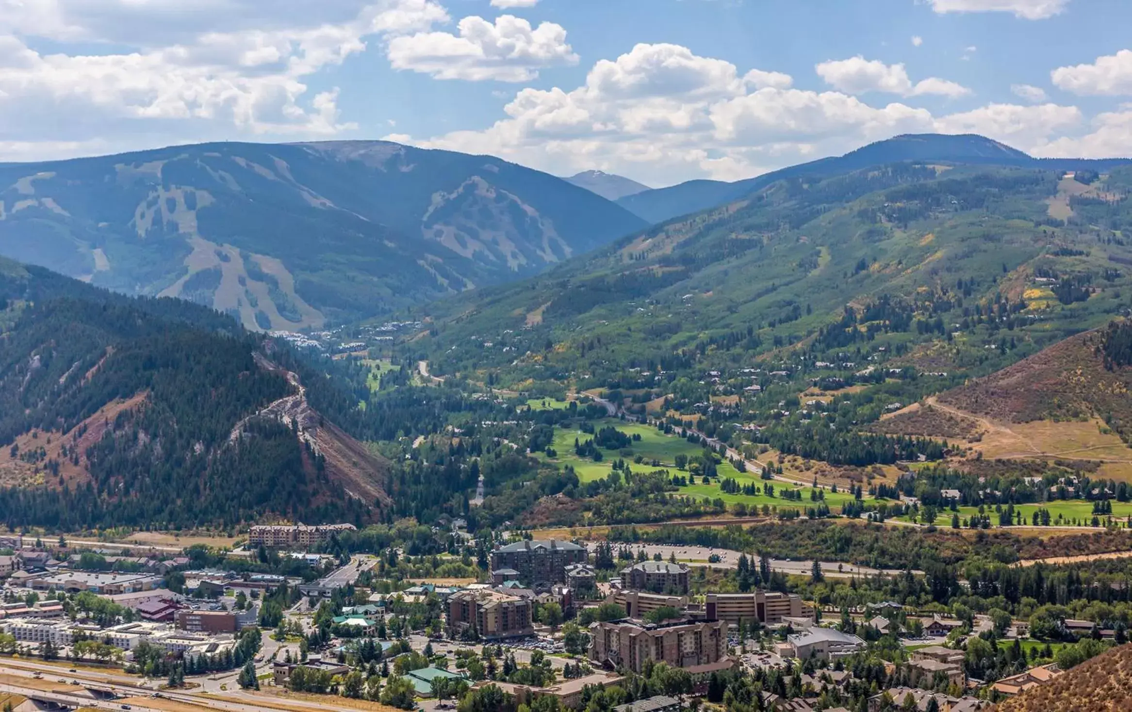 Natural landscape, Bird's-eye View in The Christie Lodge – All Suite Property Vail Valley/Beaver Creek