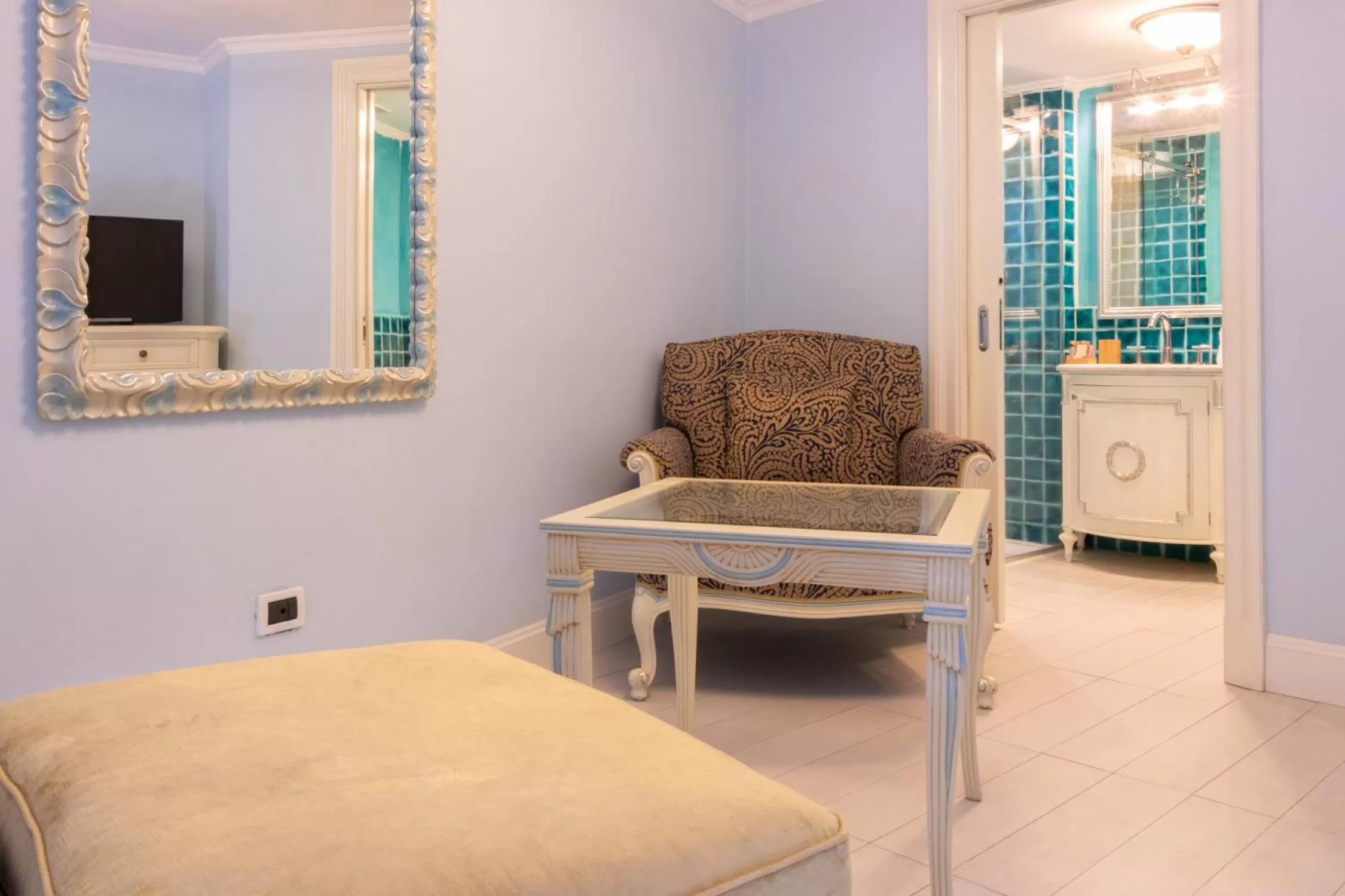 Bathroom, Seating Area in Villa Palma Boutique Hotel