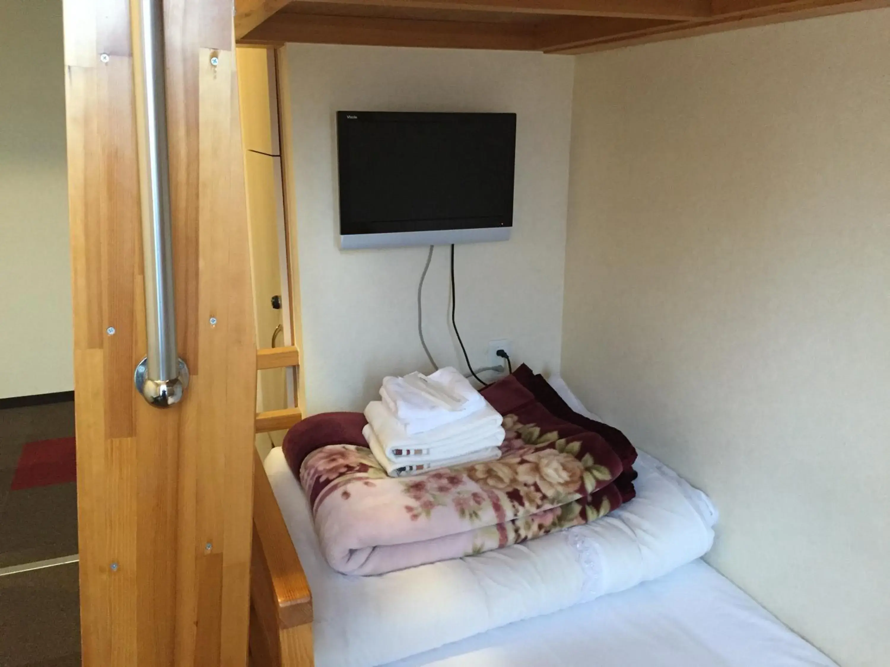TV and multimedia, Bed in Palace Japan