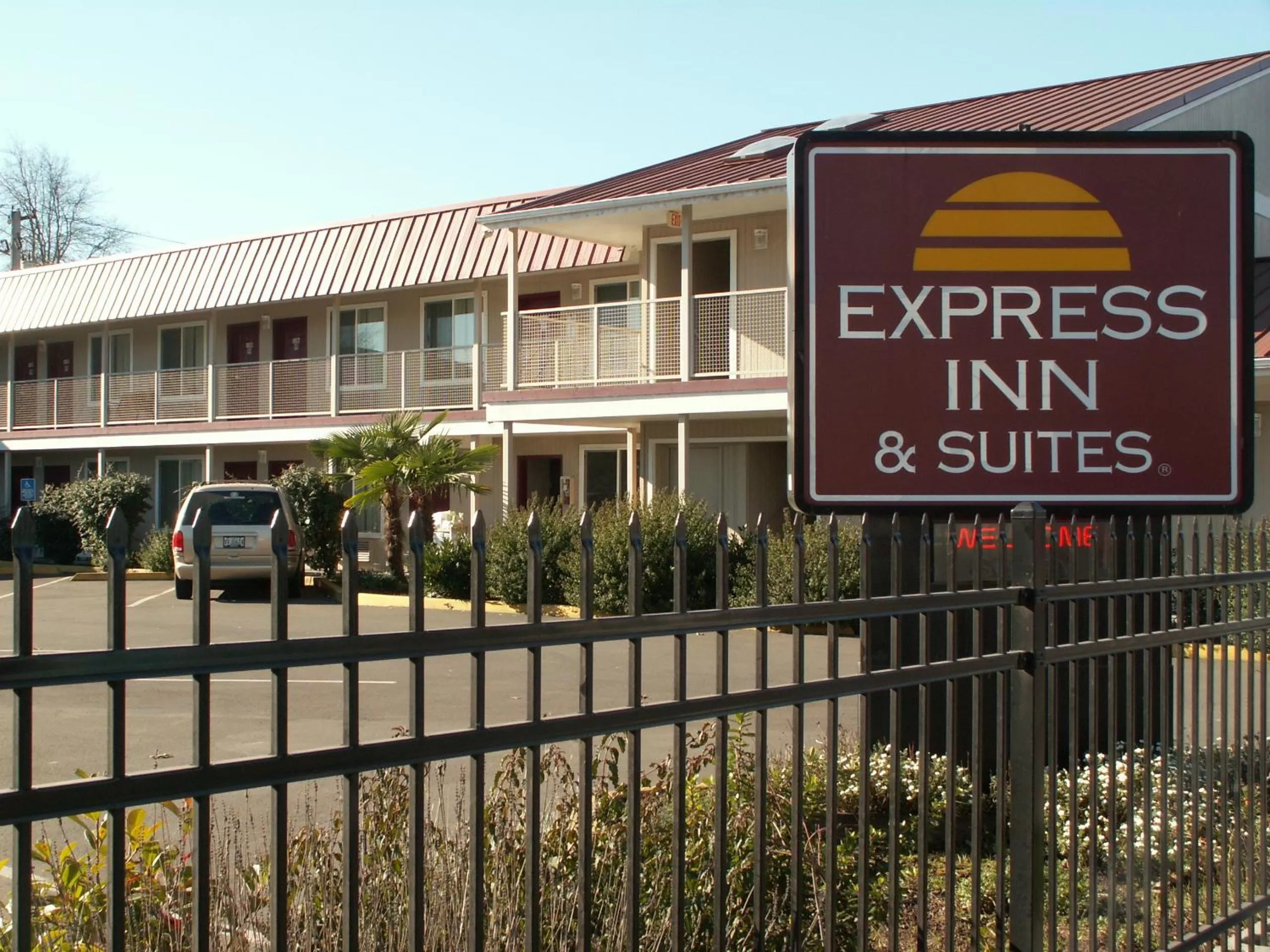 Facade/entrance in Express Inn & Suites Eugene