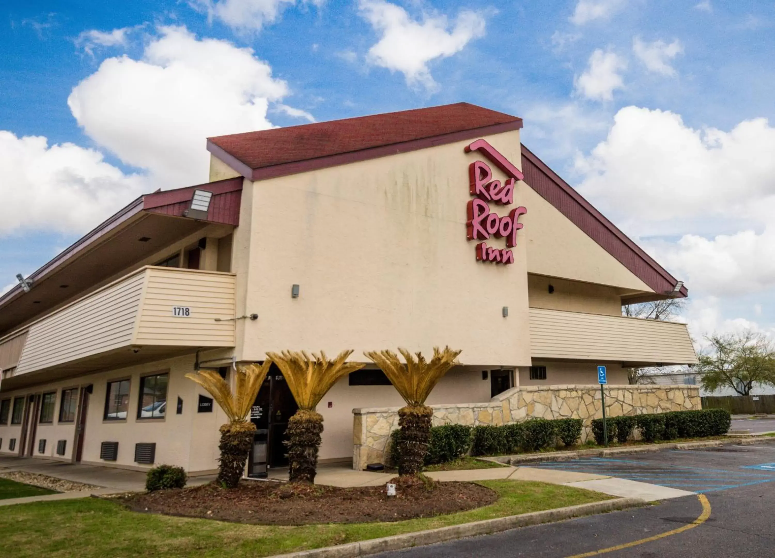 Property Building in Red Roof Inn Lafayette, LA