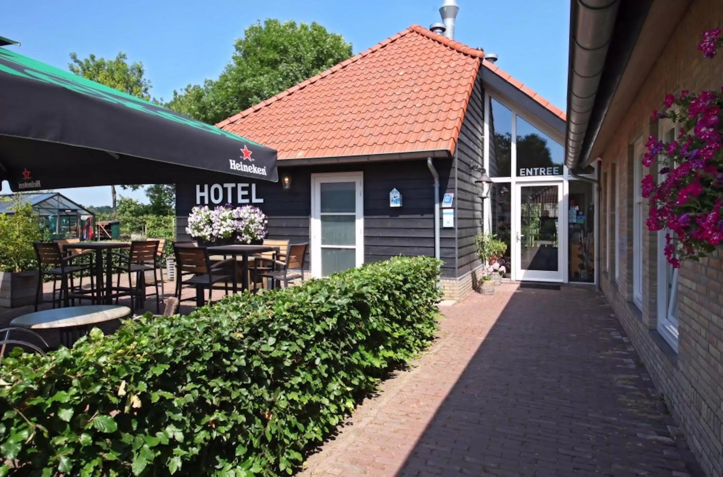 Facade/entrance in Hotel Restaurant Hof van 's Gravenmoer