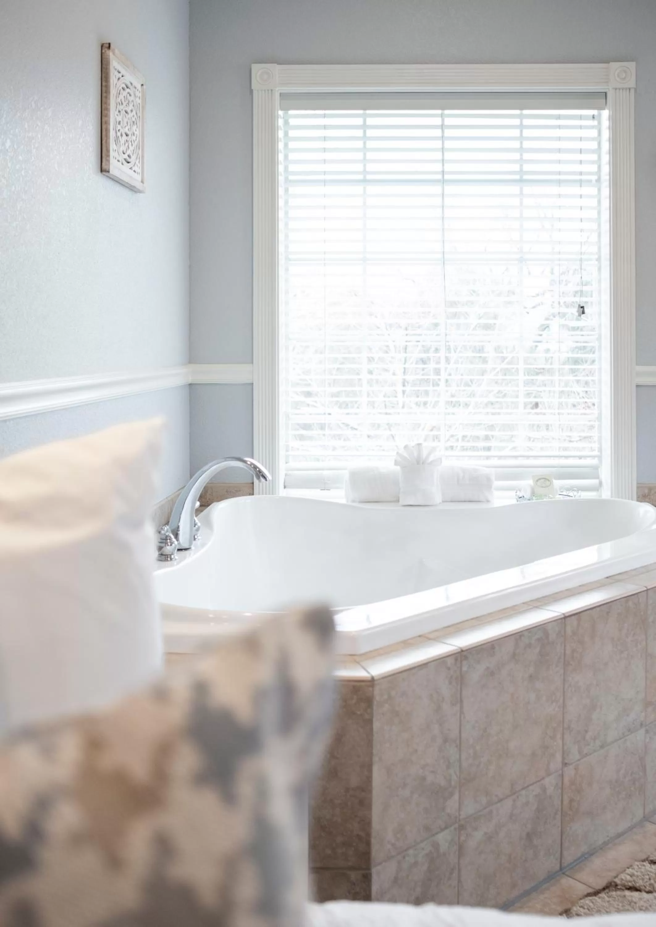 Bathroom in Hounds Tooth Inn