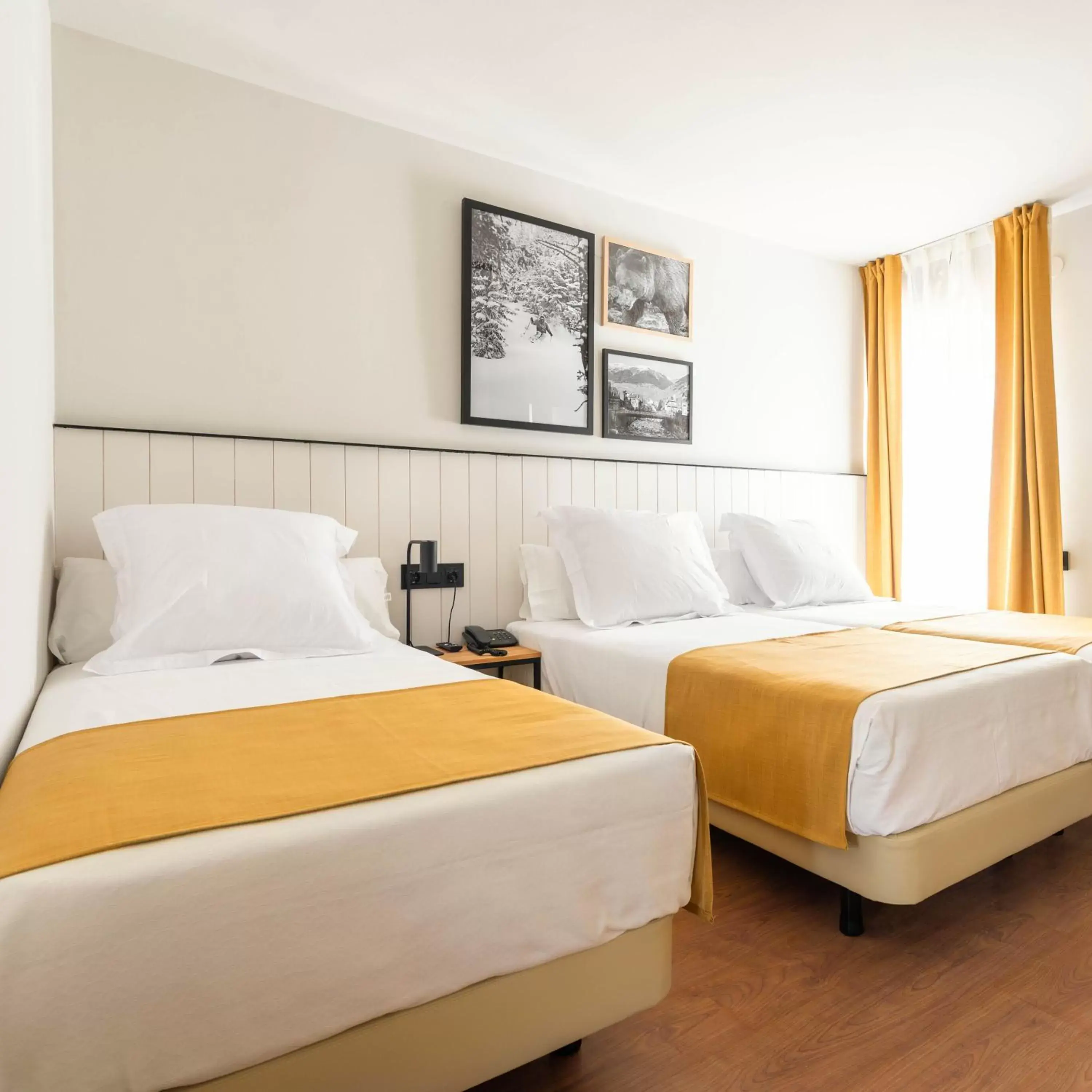 Bed in Hotel Viella