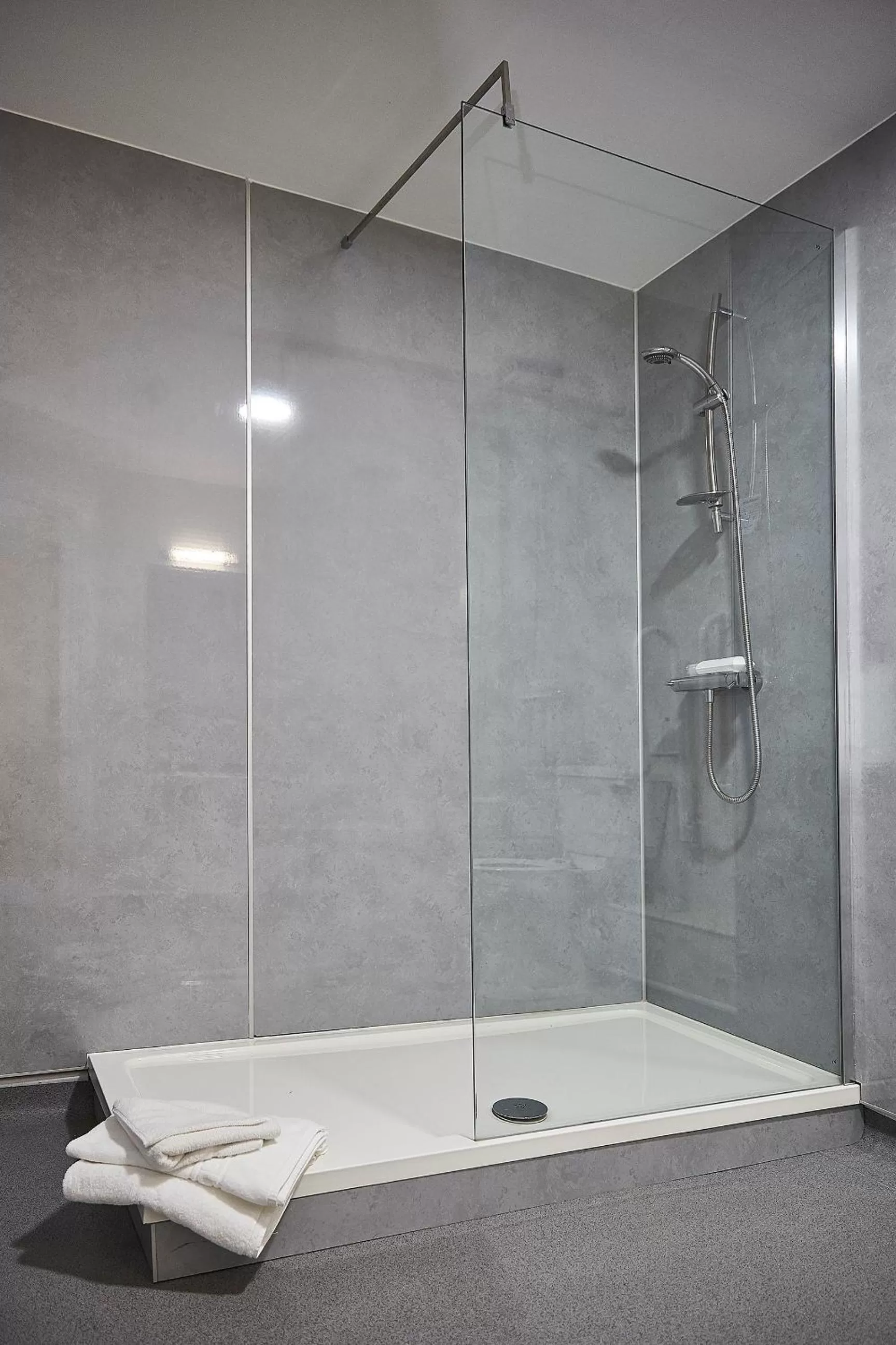 Shower in Yarnfield Park Training And Conference Centre