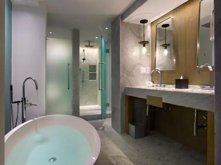 Shower, Bathroom in Hotel Victor South Beach