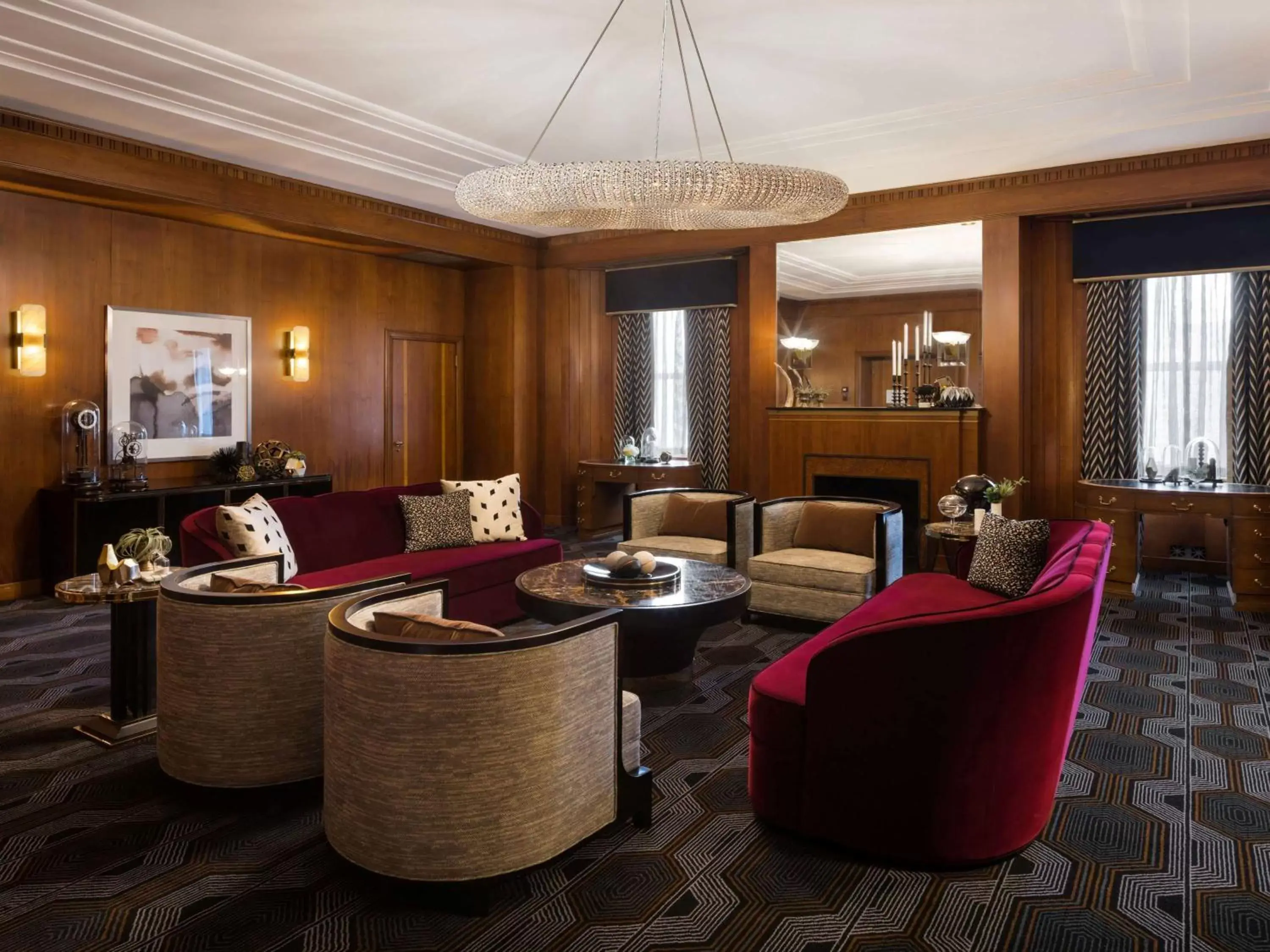 Bedroom, Lounge/Bar in Fairmont Hotel Vancouver