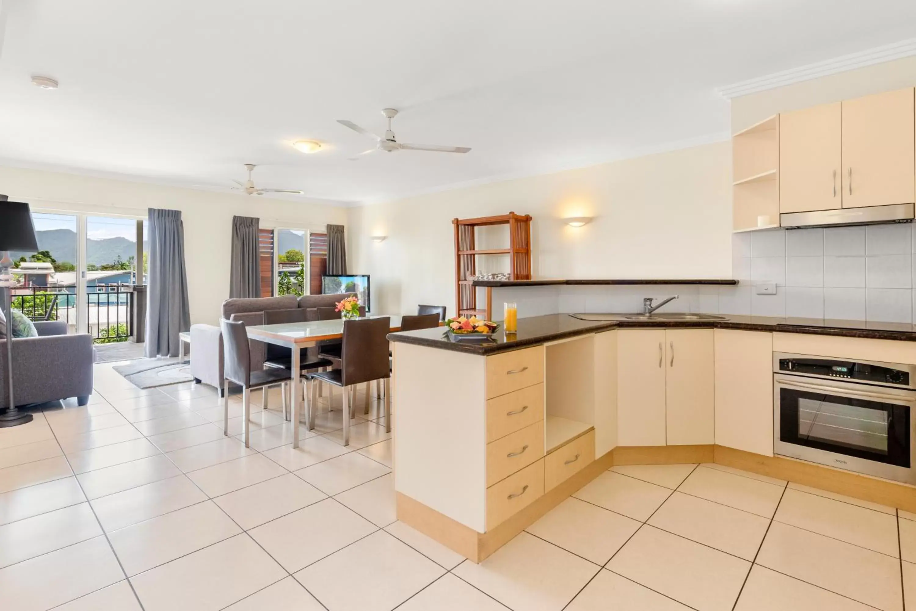 Living room, Kitchen/Kitchenette in Bay Village Tropical Retreat & Apartments