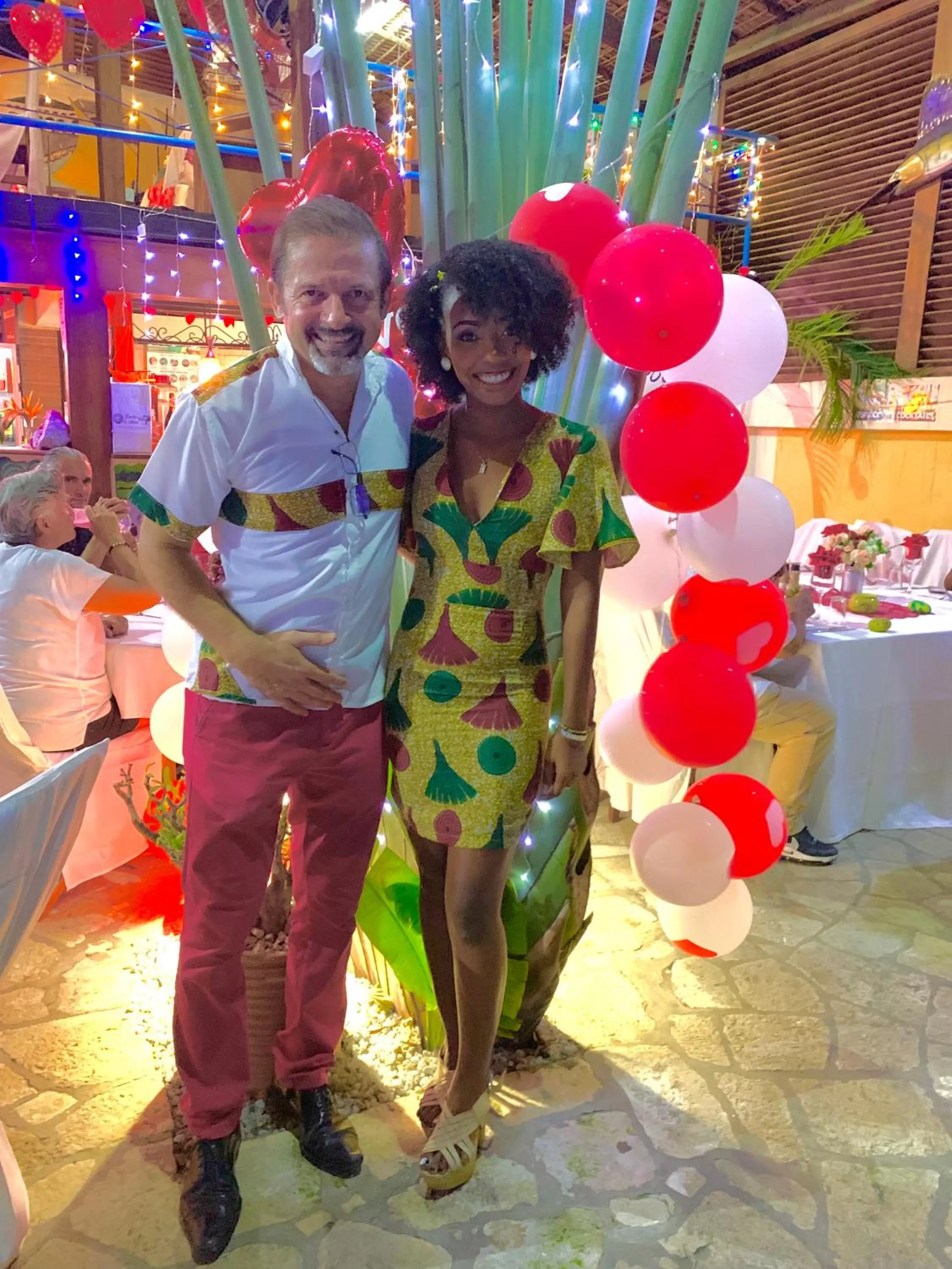 People in Hôtel Restaurant Coco Lodge Majunga