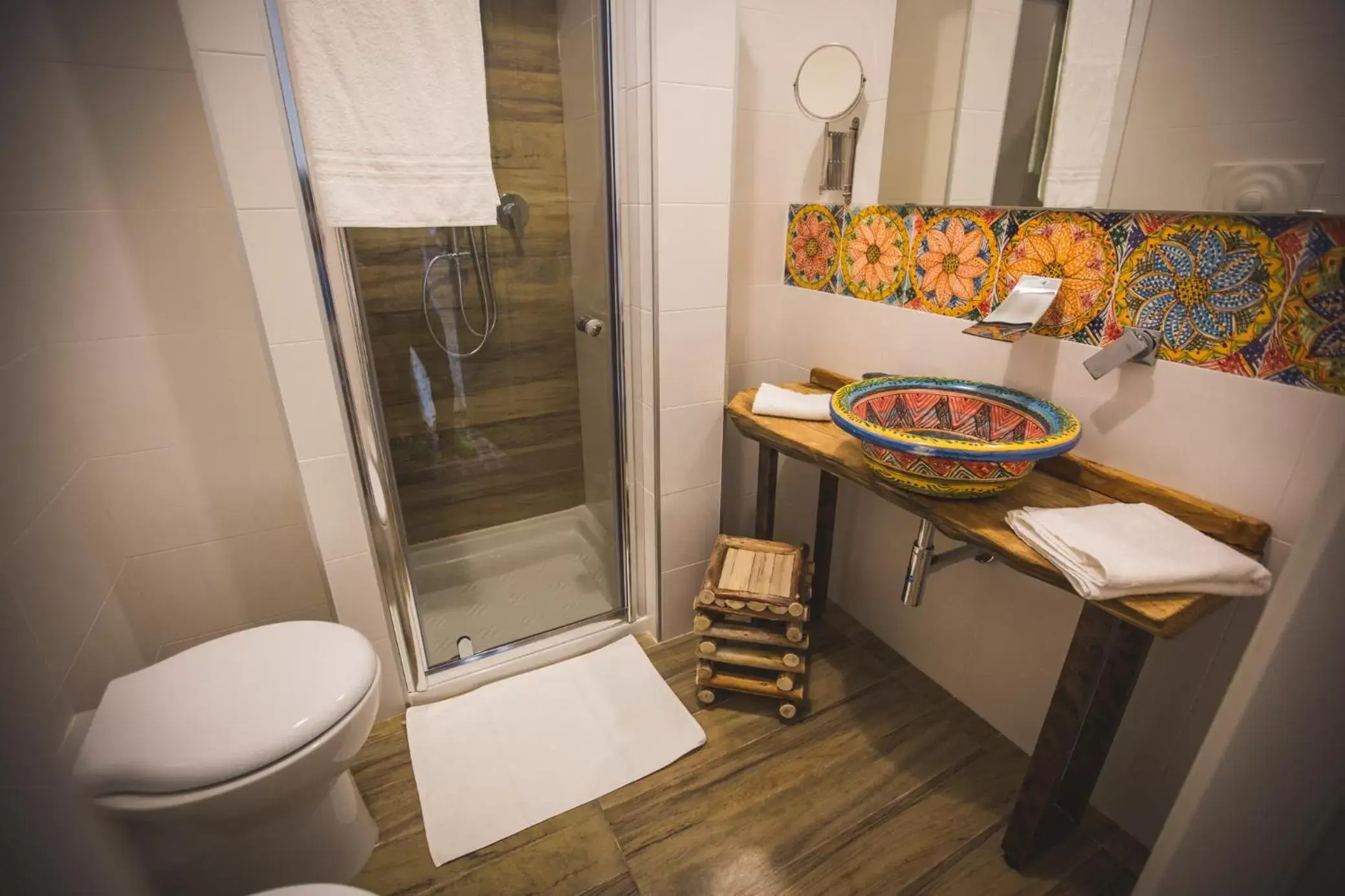 Bathroom, Dining Area in B&B Le Ferule