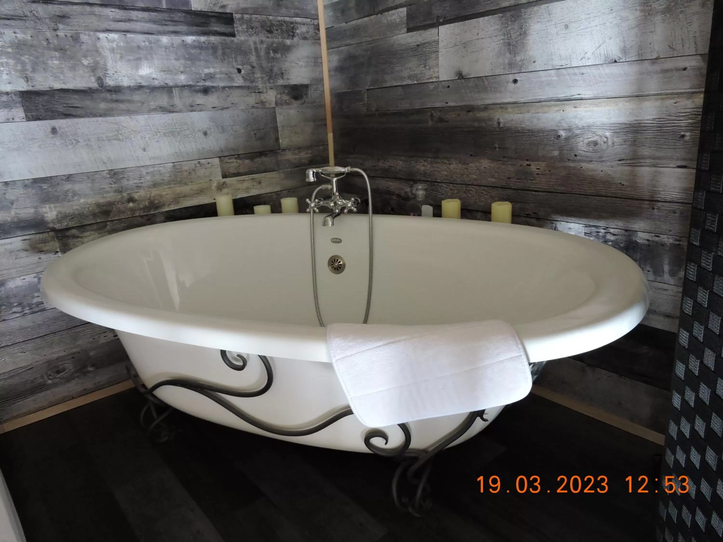 Bath in Gite Passion et Tendresse B&B