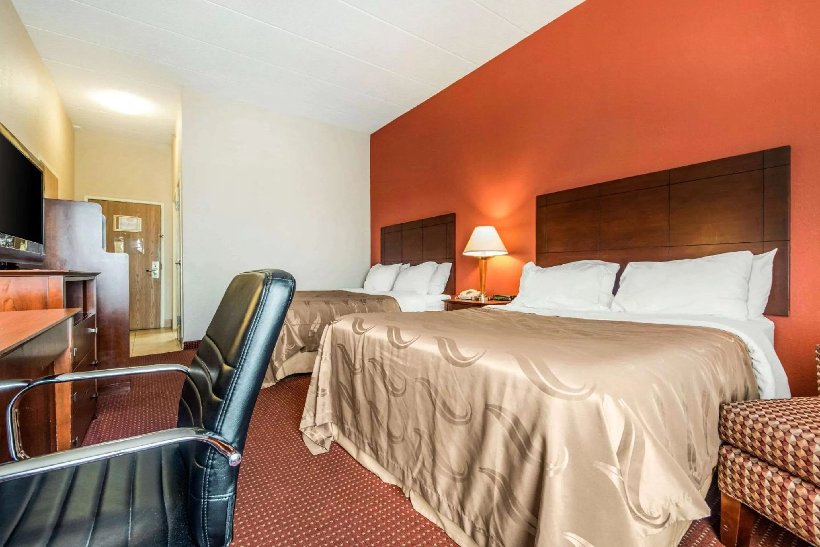 Photo of the whole room, Bed in Quality Inn & Suites Lawrenceburg