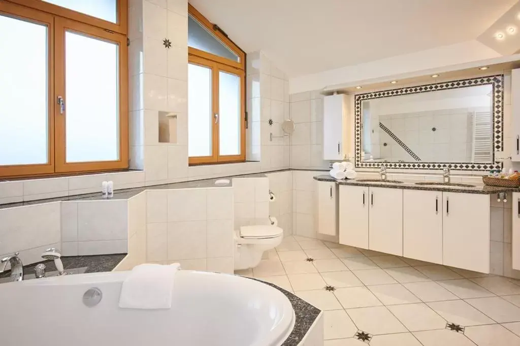Bathroom in Hotel Seeblick & Ferienwohnung