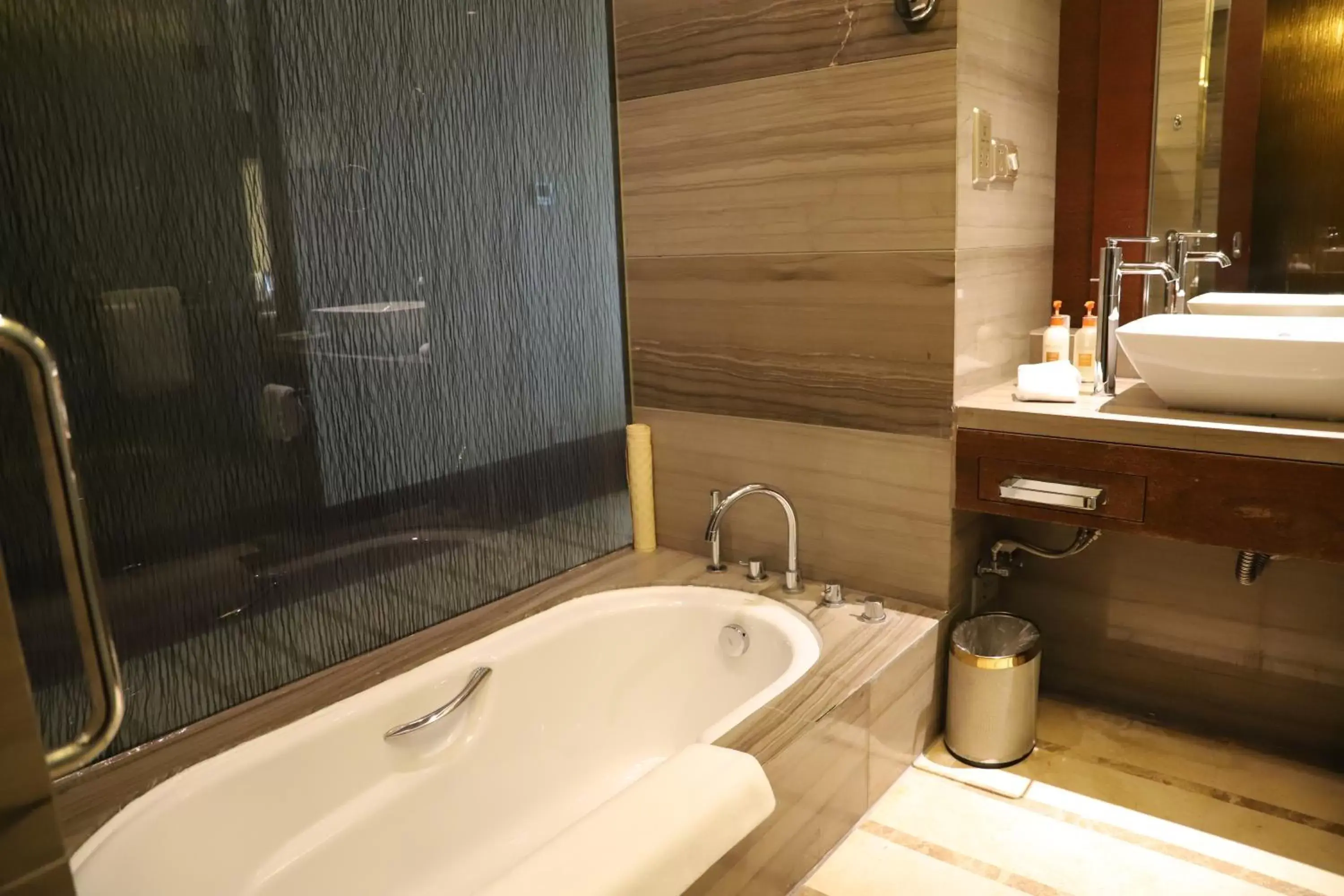 Shower, Bathroom in Crowne Plaza Hefei, an IHG Hotel