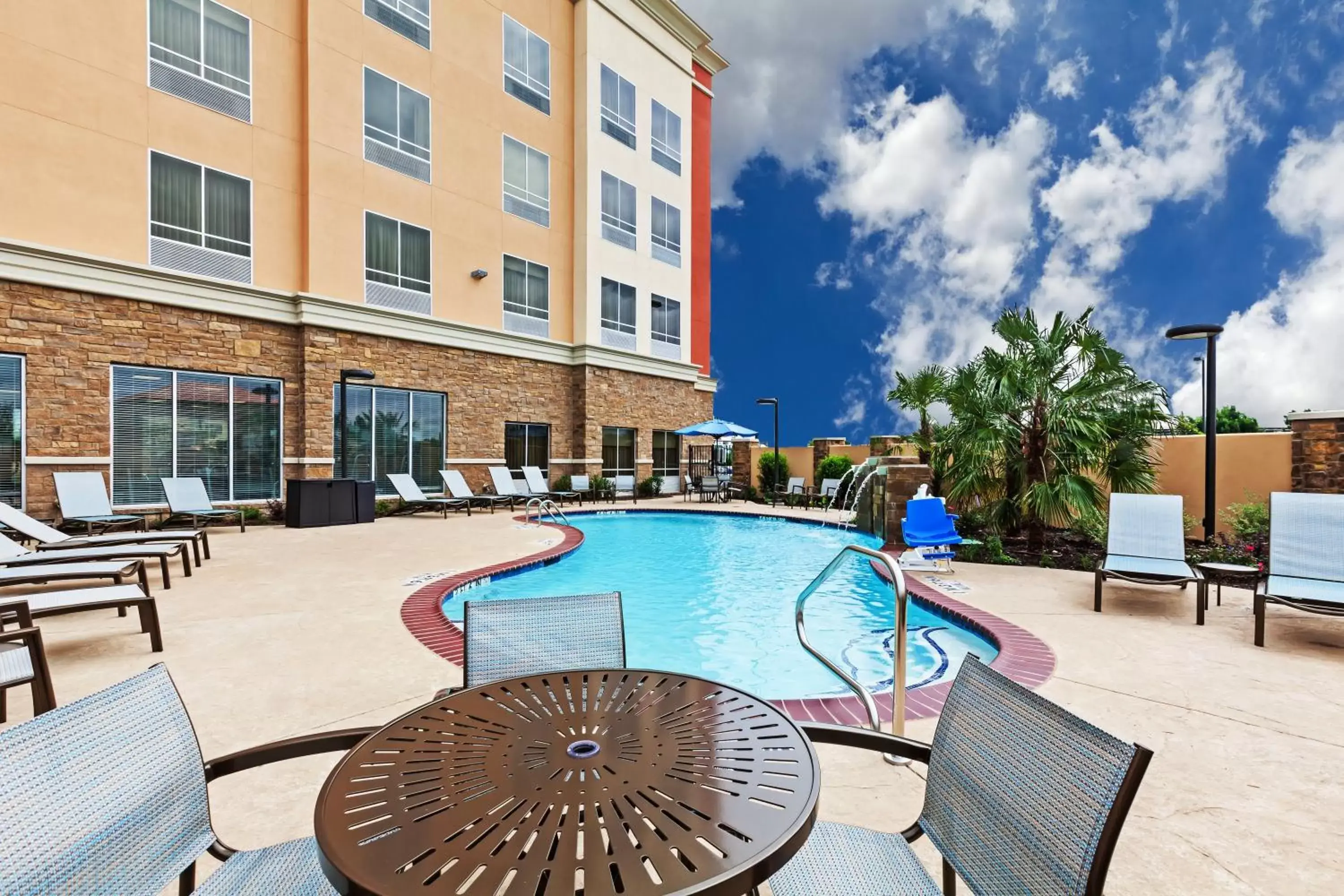 Swimming Pool in Holiday Inn Plano-The Colony, an IHG Hotel