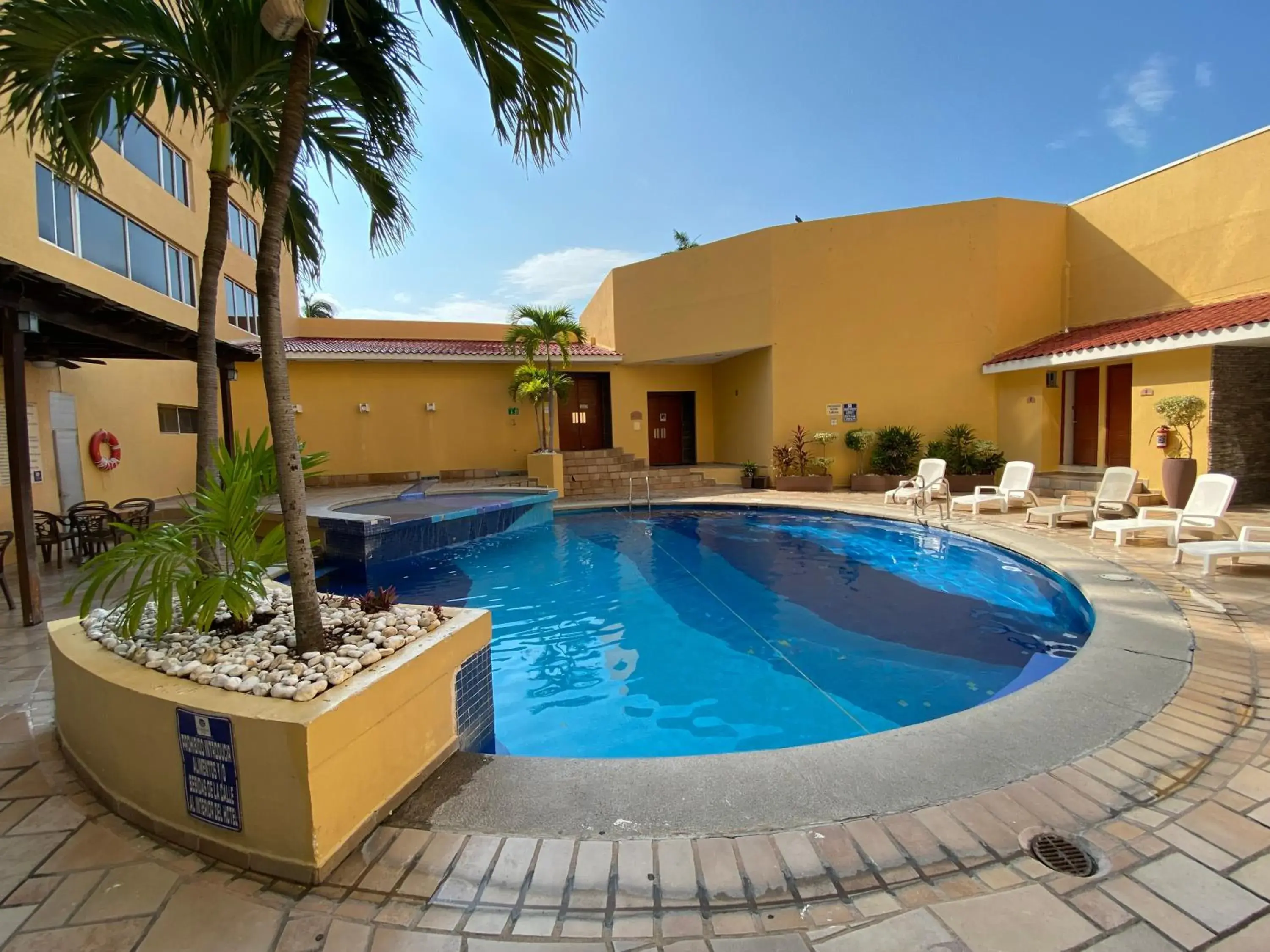 Swimming Pool in Comfort Inn Veracruz