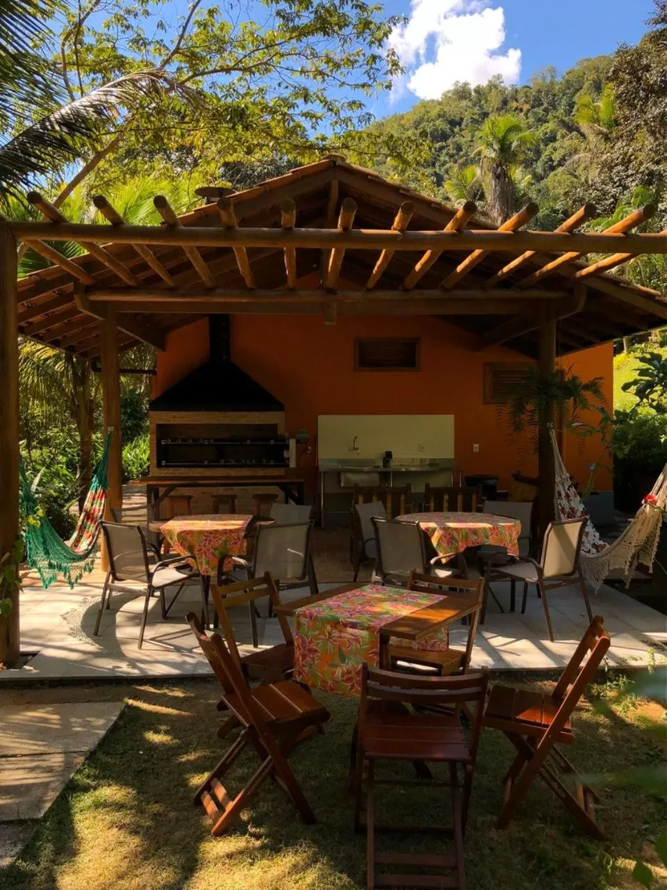 BBQ facilities, Restaurant/Places to Eat in Pousada Vila do Loro