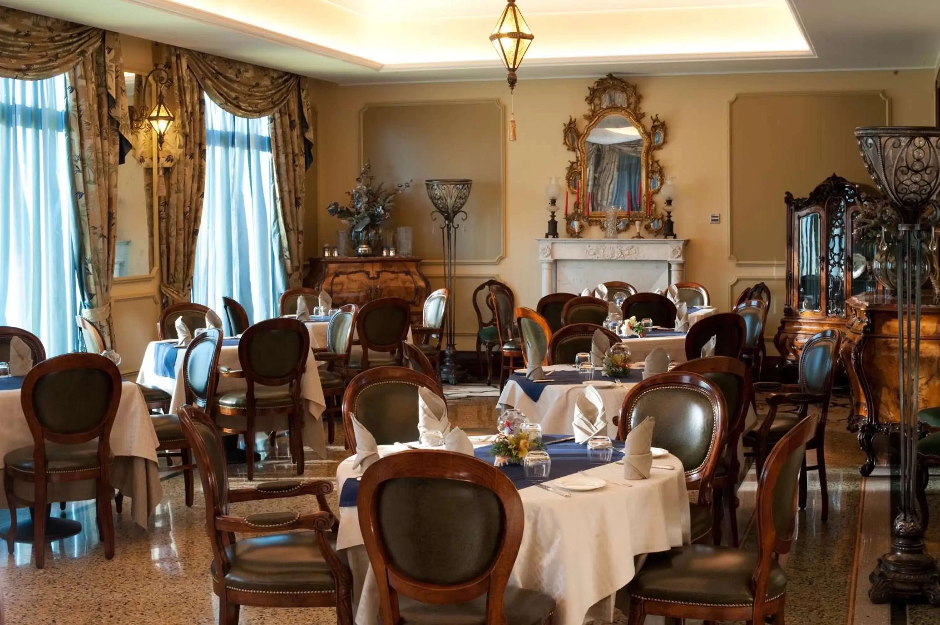 Restaurant/Places to Eat in Grand Hotel Savoia